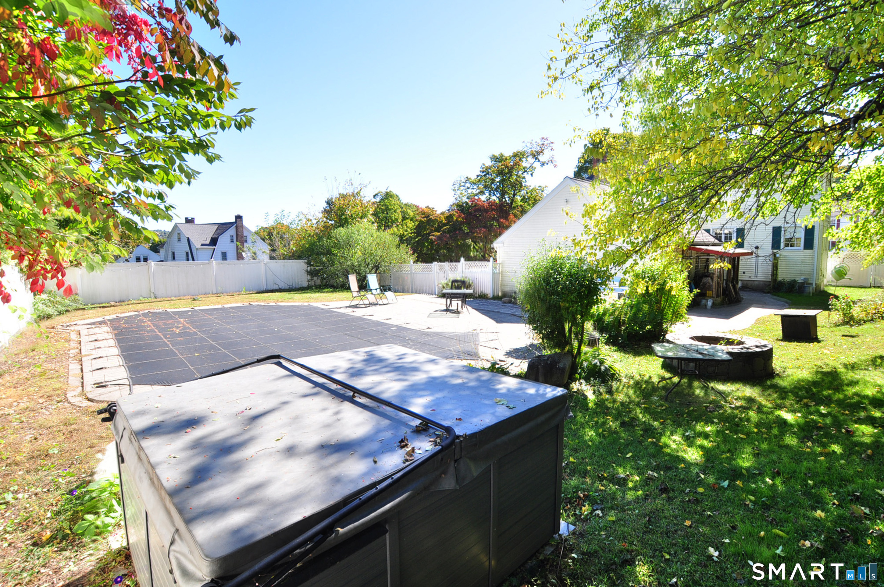 100 Irvington Avenue Property Photo 23