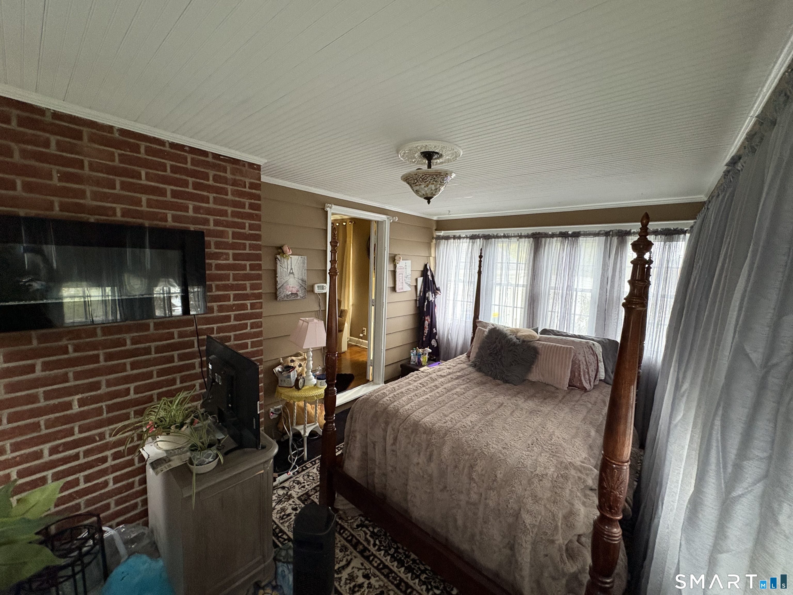 100 Irvington Avenue Property Photo 27