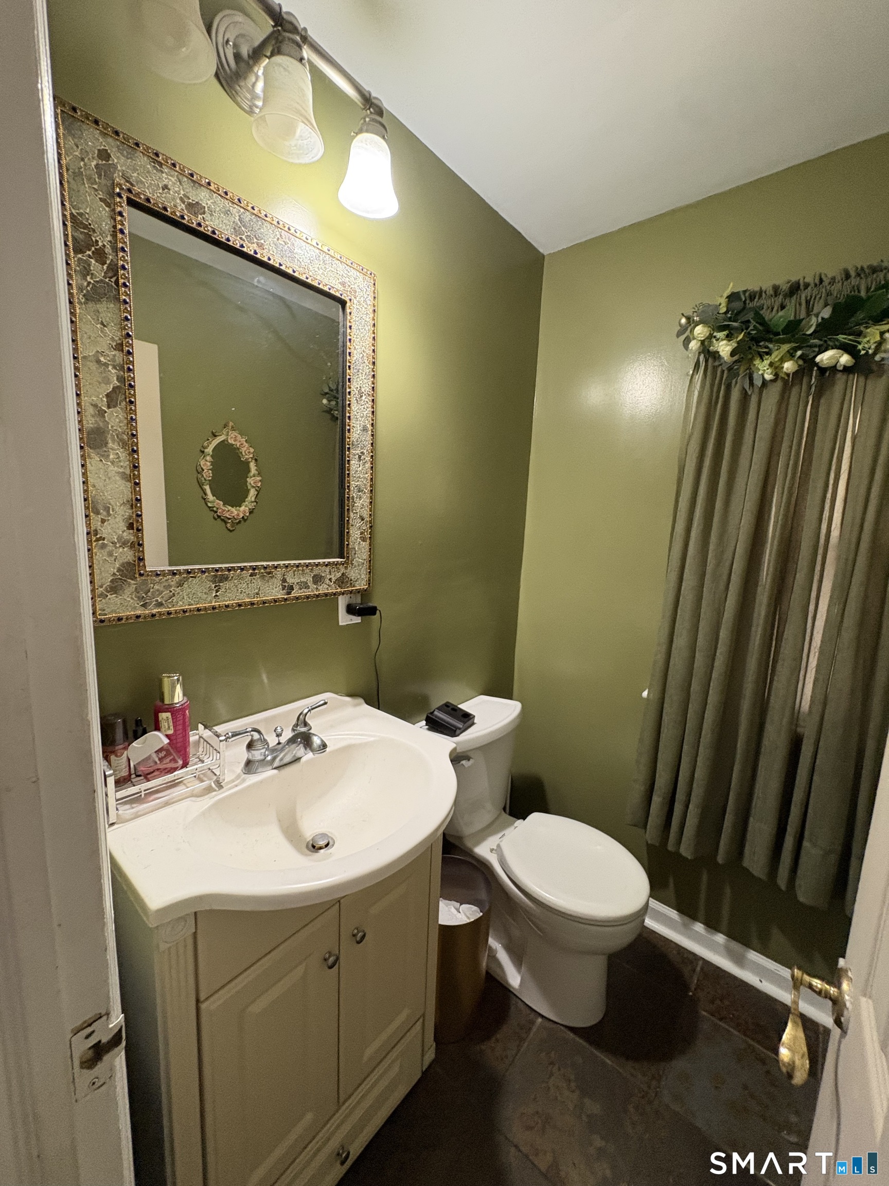 100 Irvington Avenue Property Photo 36