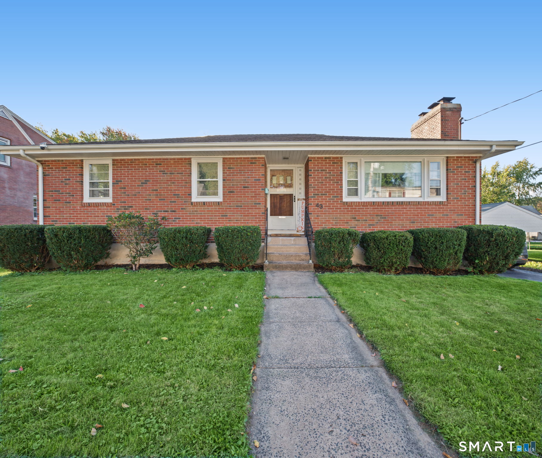 43 Jefferson Avenue Property Photo 2
