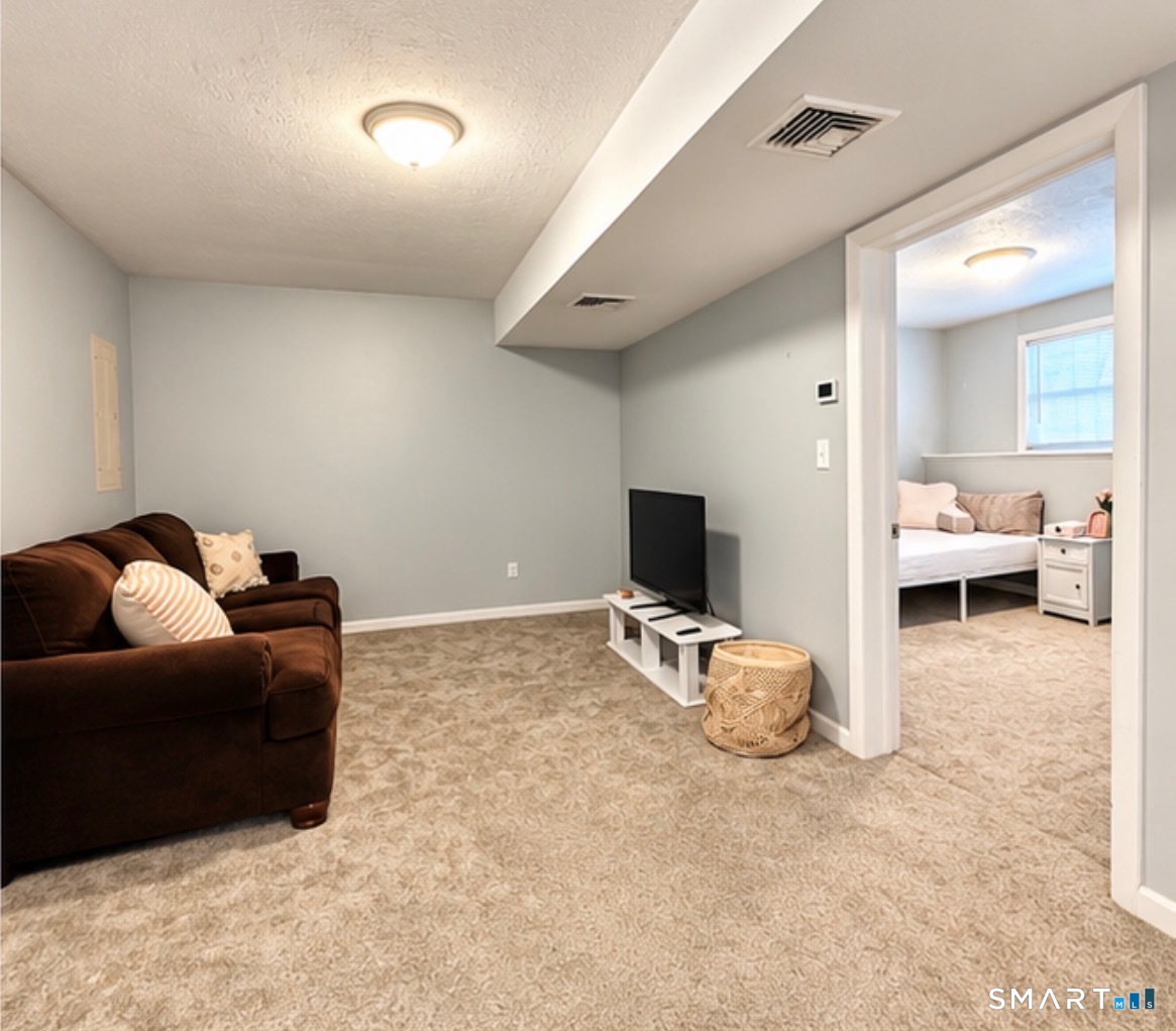 400 Broadway Property Photo 11