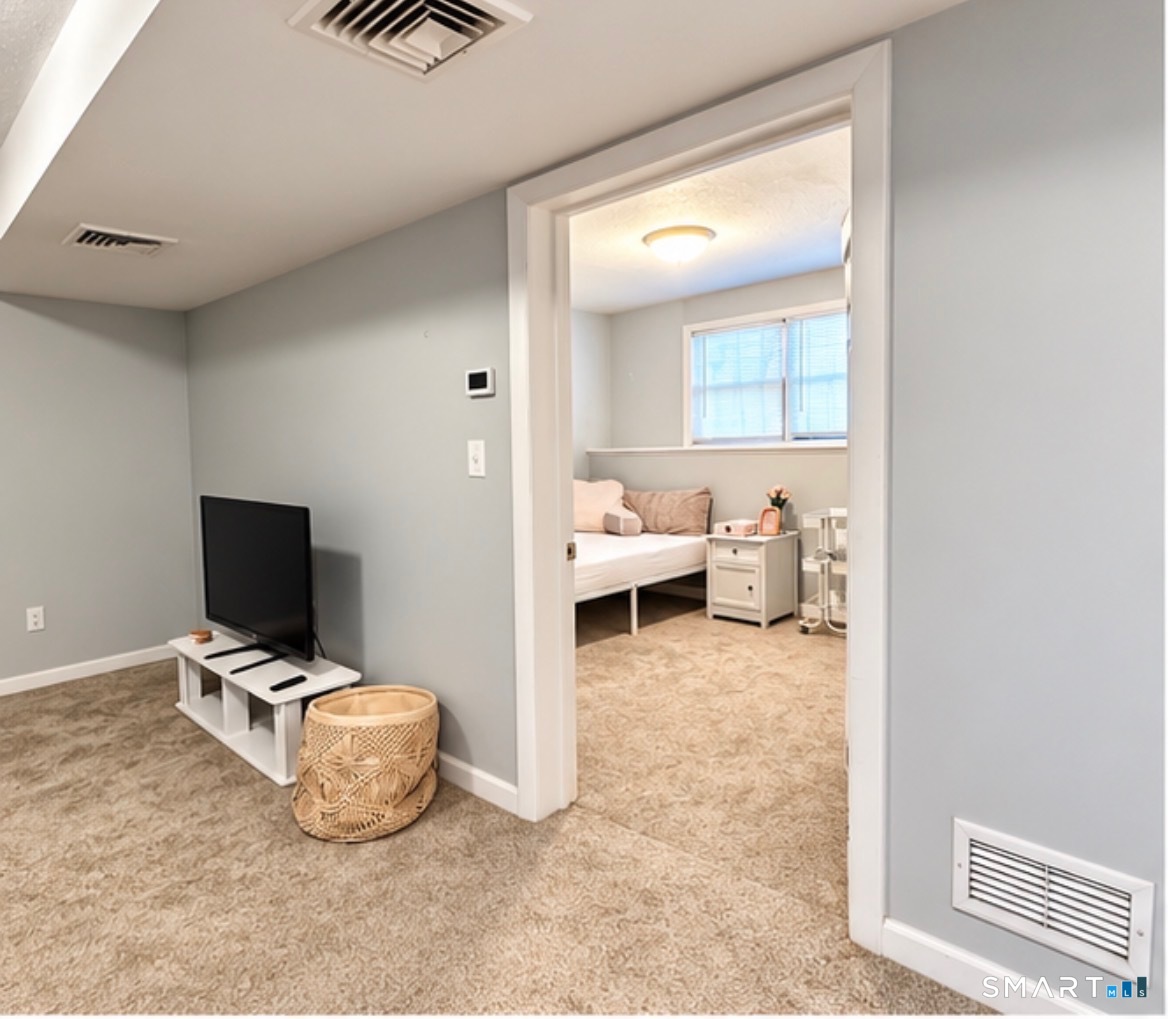 400 Broadway Property Photo 12