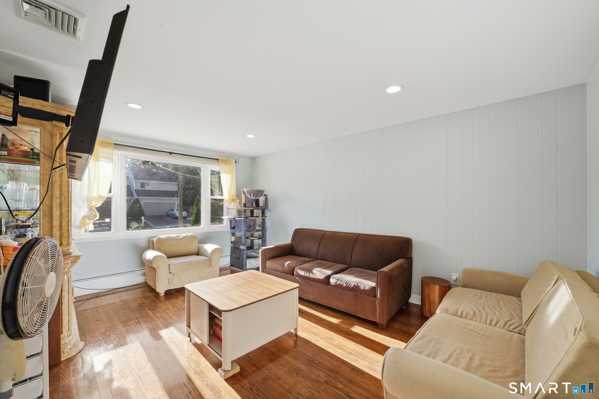 208 Sunrise Terrace Property Photo 3