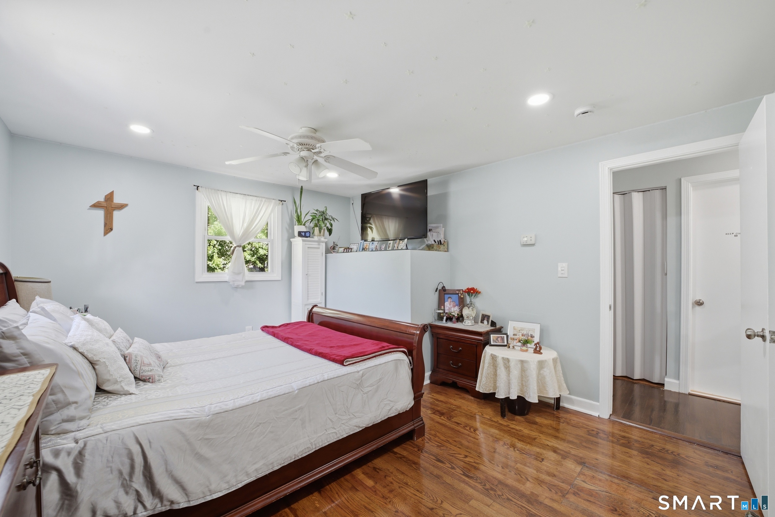 208 Sunrise Terrace Property Photo 4