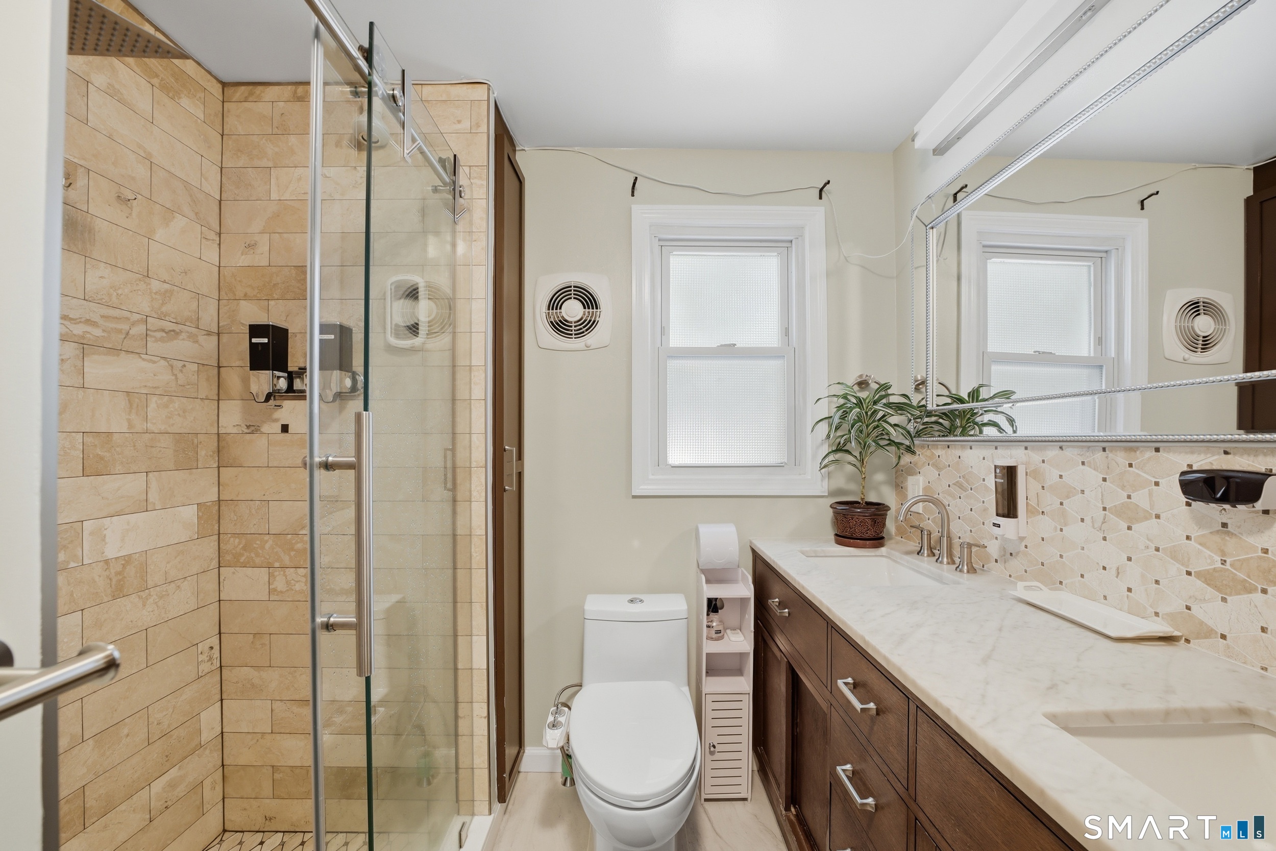 208 Sunrise Terrace Property Photo 7