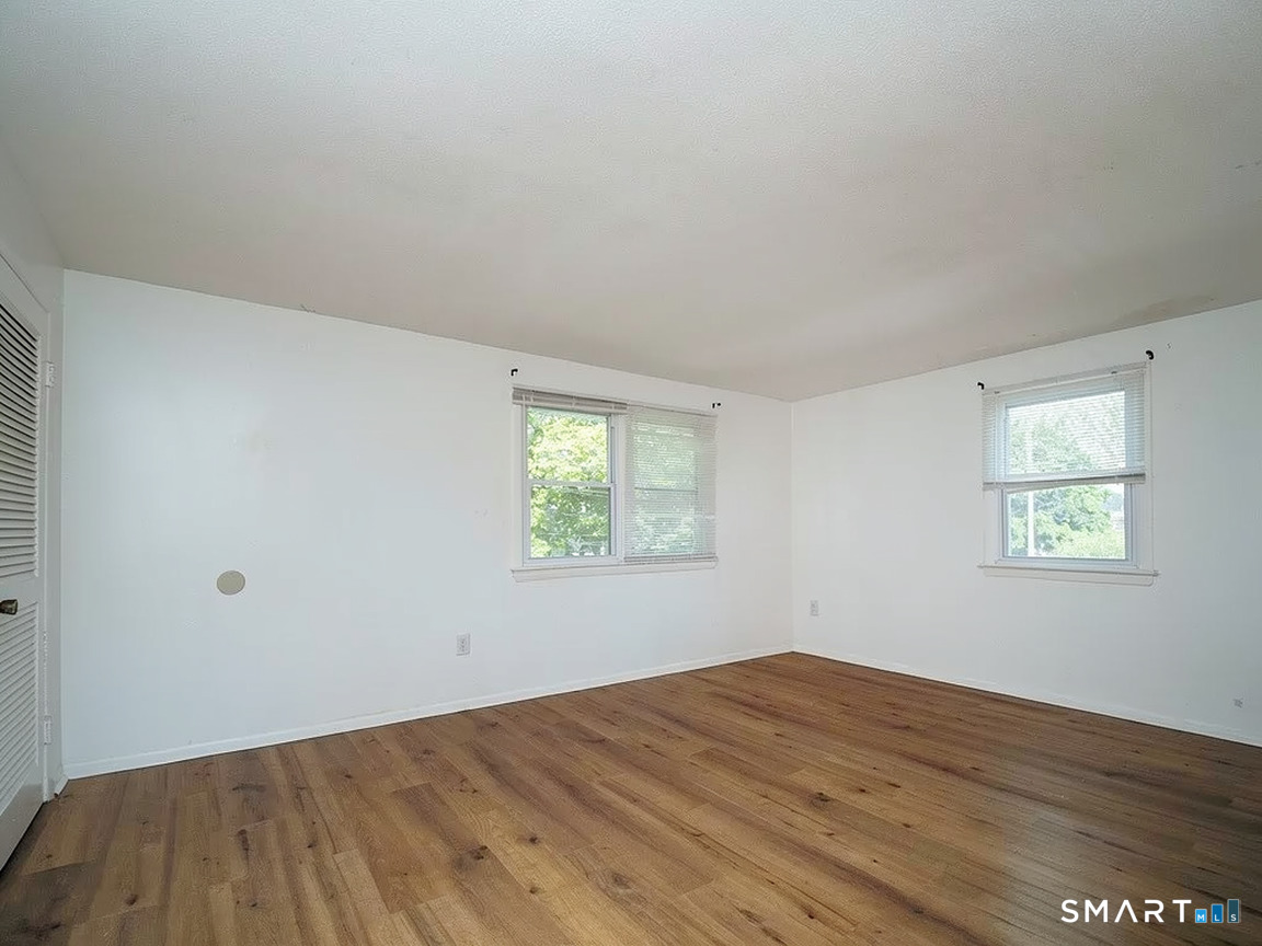 38 Mettler B Street Property Photo 4