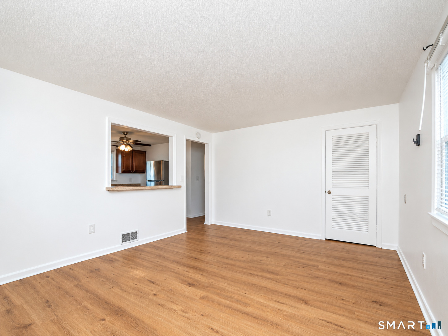 38 Mettler B Street Property Photo 5