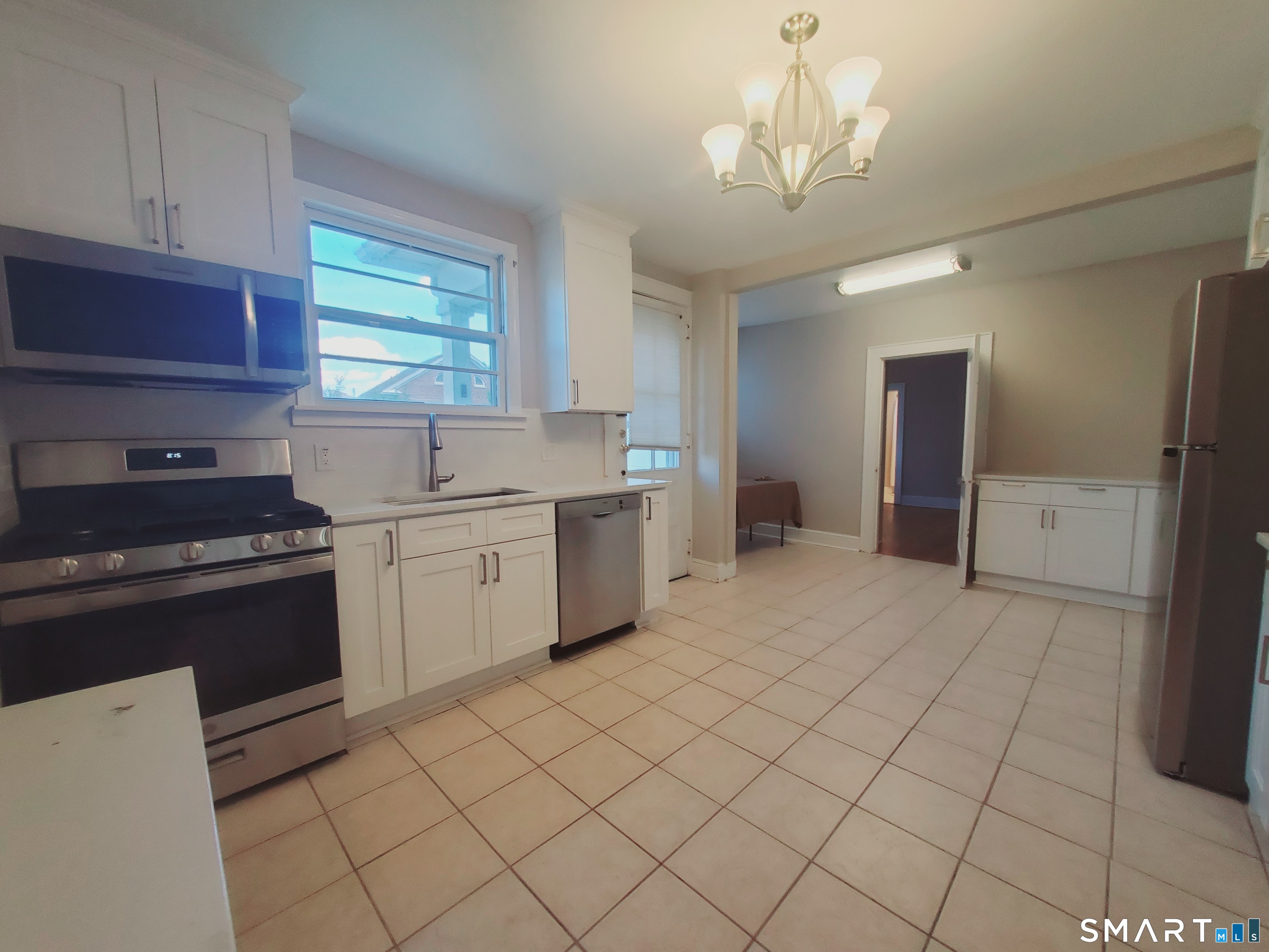 181 Strawberry Hill 1 Avenue Property Photo 2