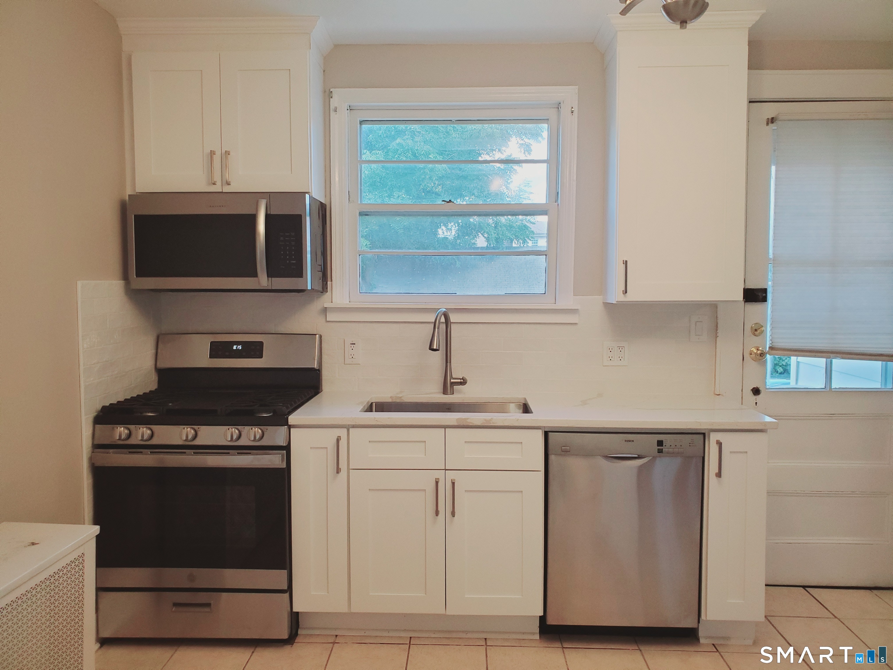 181 Strawberry Hill 1 Avenue Property Photo 3