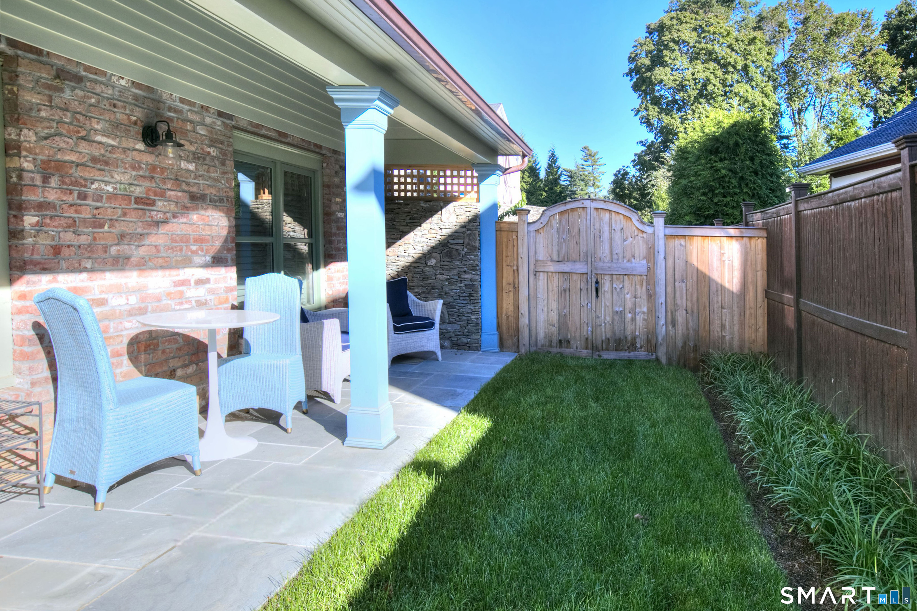 1180 Oldfield Road Property Photo 2