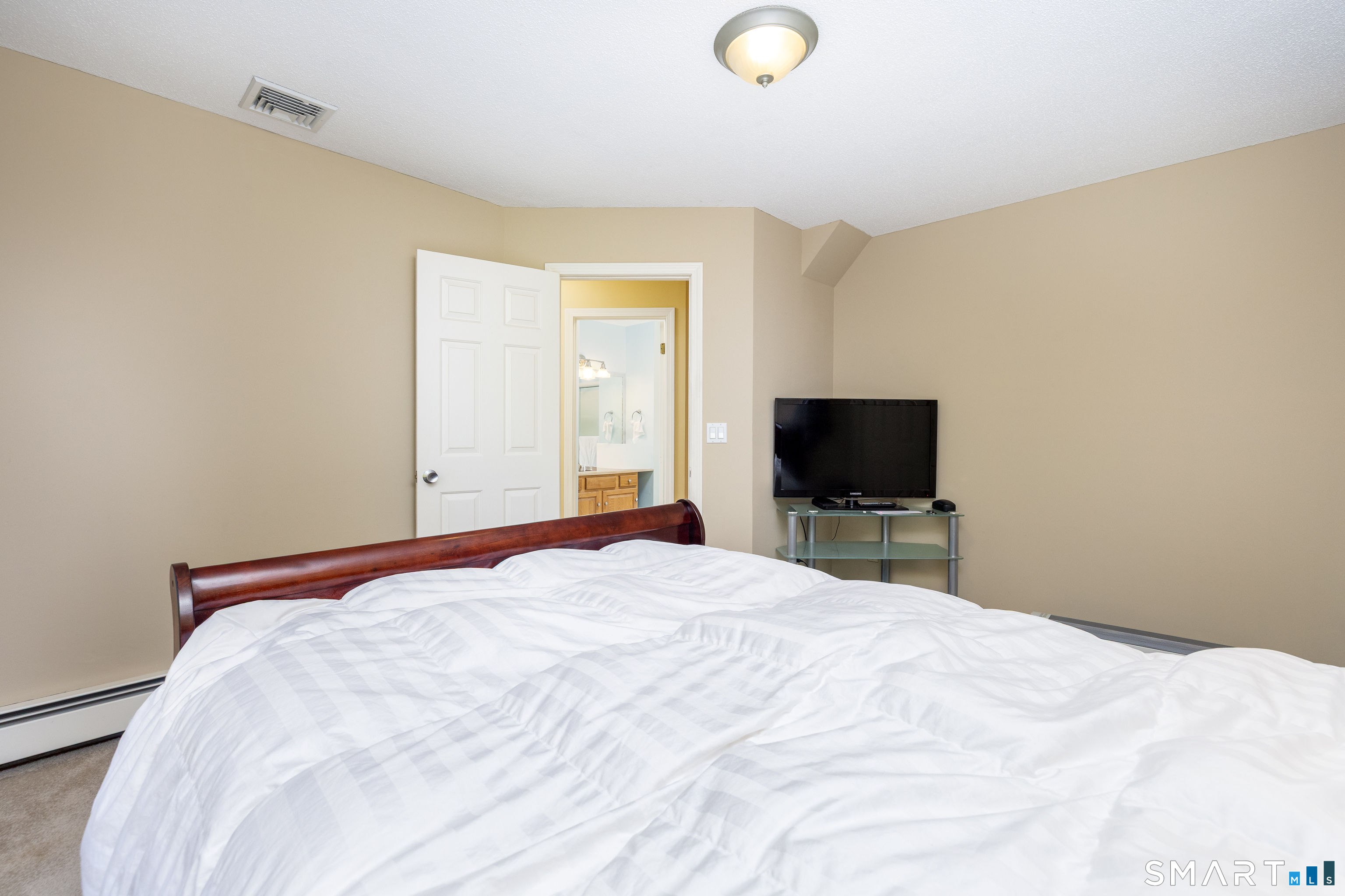 30 Green Woods Lane Property Photo 16