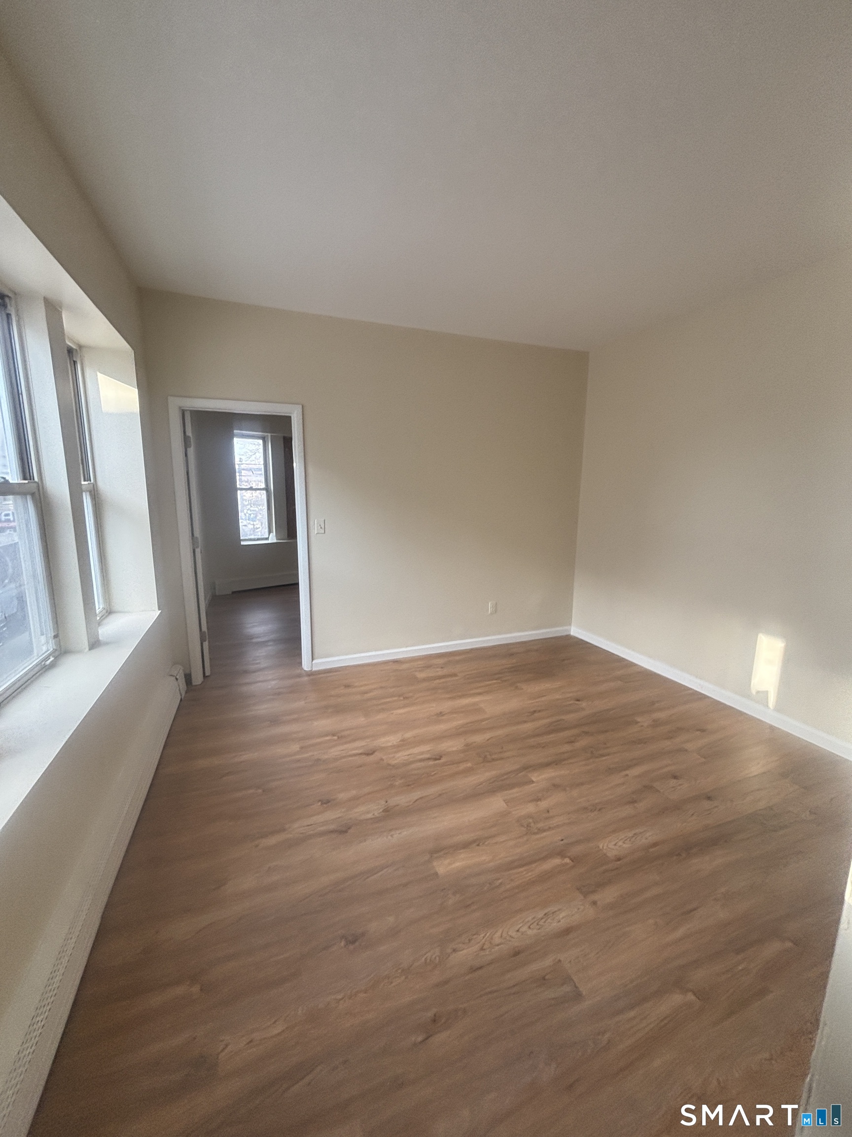 1804 Barnum 5 Avenue Property Photo 3