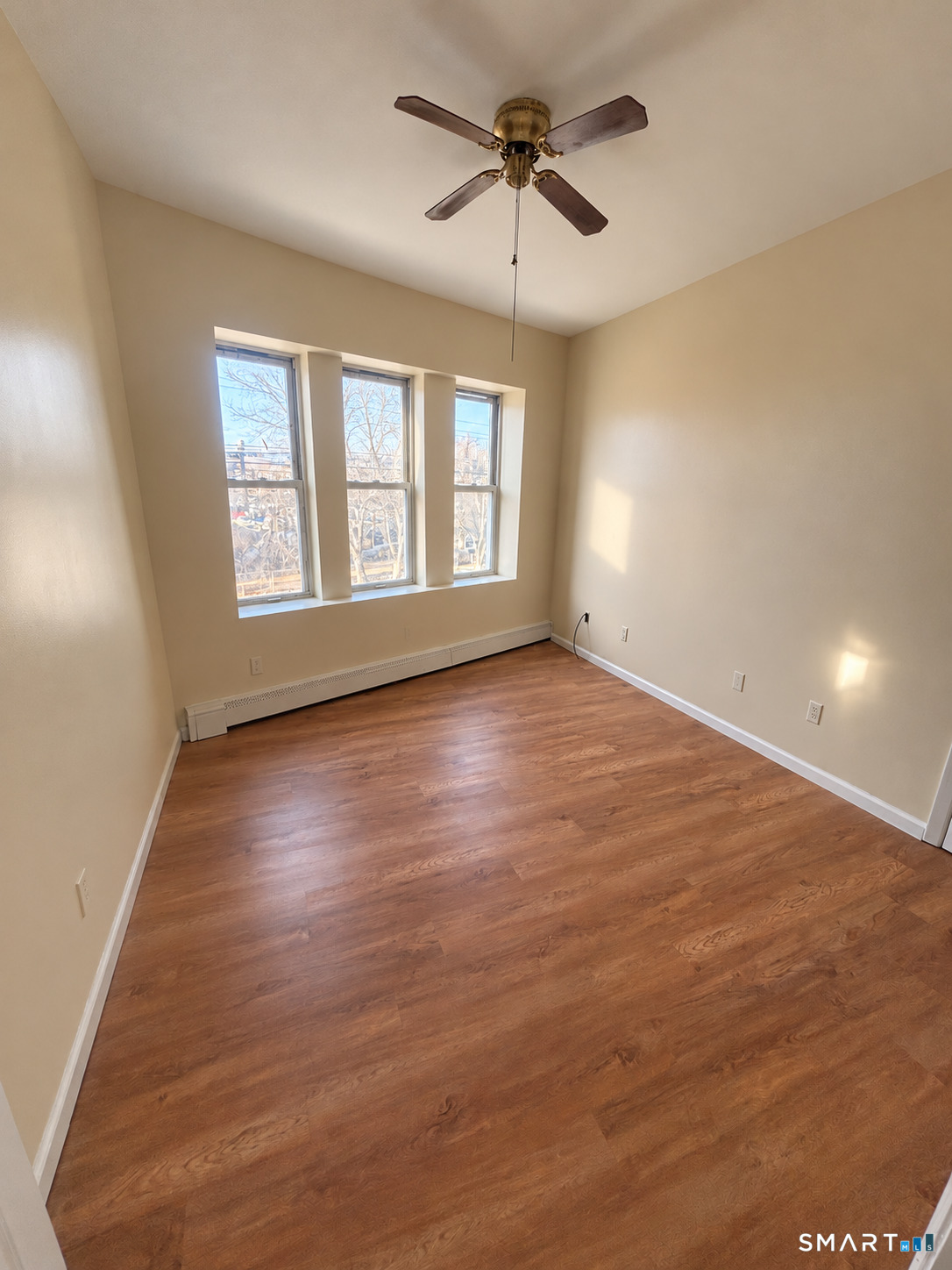 1804 Barnum 5 Avenue Property Photo 4