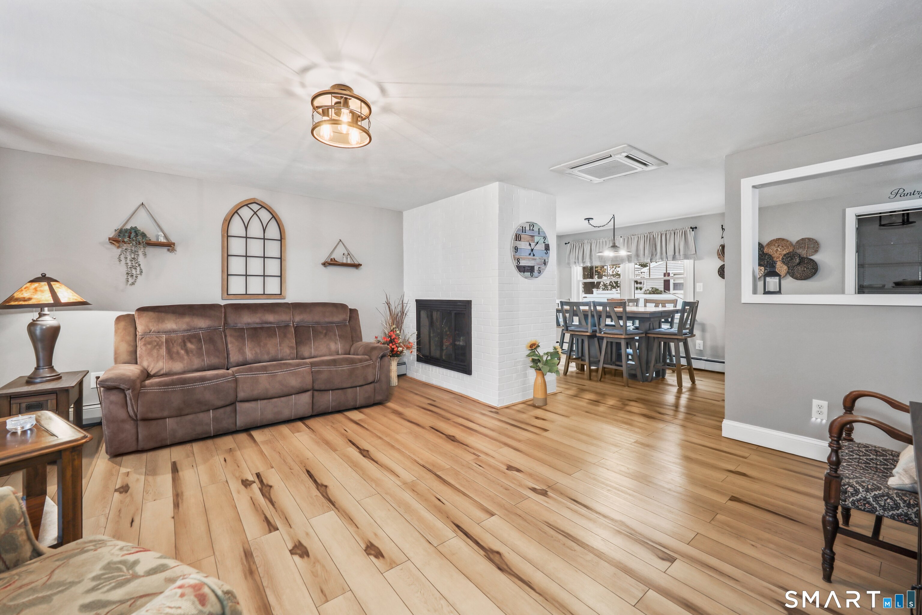 53 Woodland Street Property Photo 2
