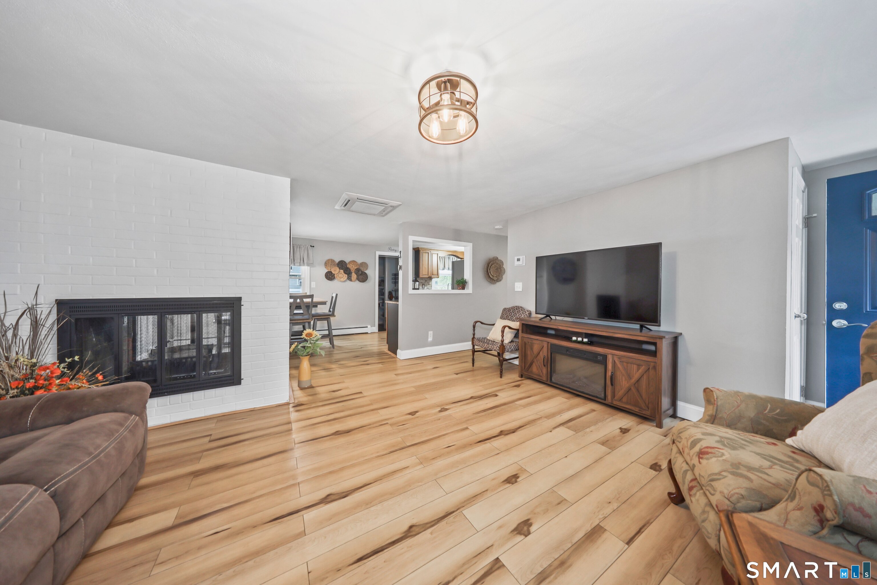 53 Woodland Street Property Photo 3
