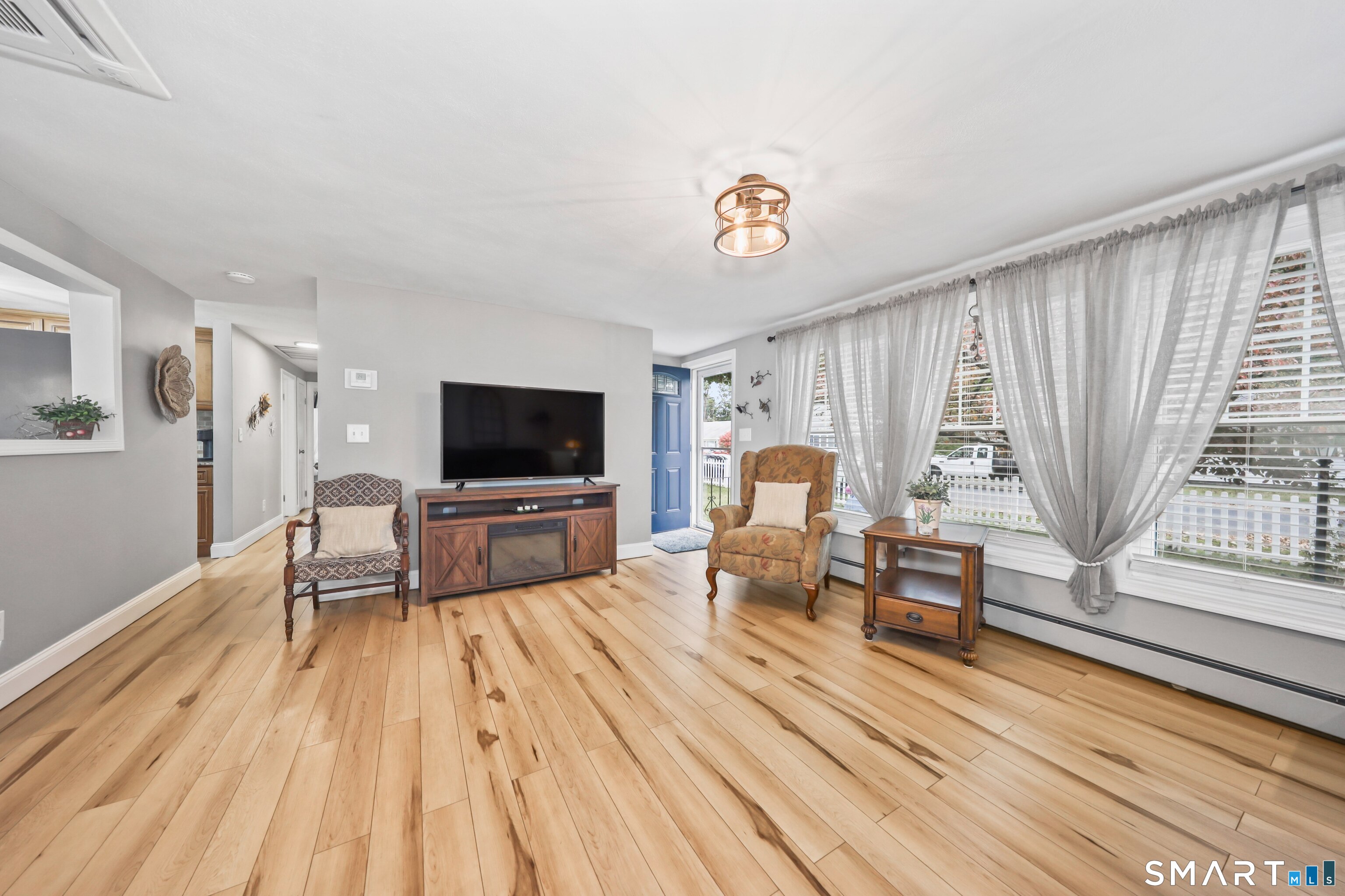 53 Woodland Street Property Photo 4