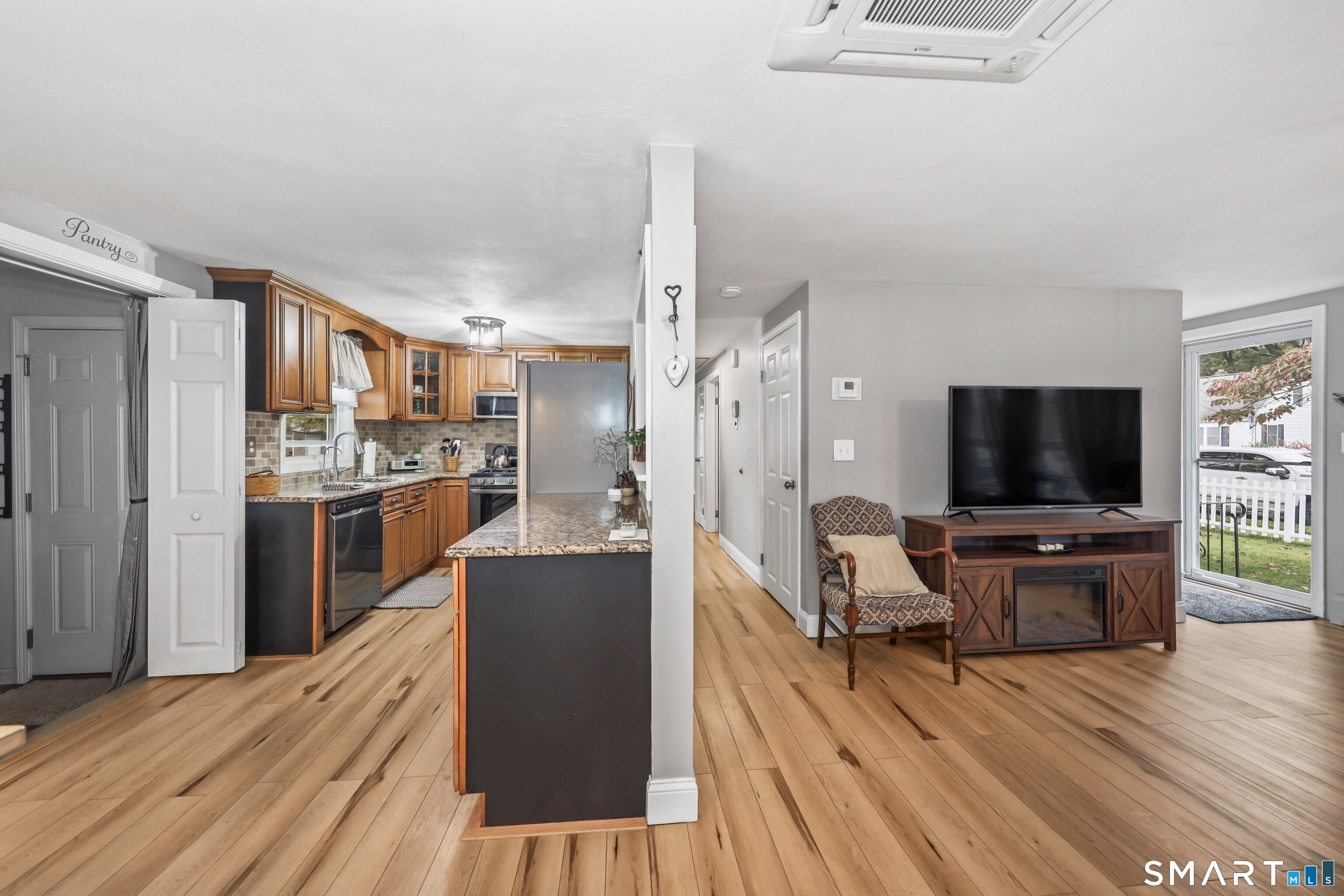 53 Woodland Street Property Photo 6