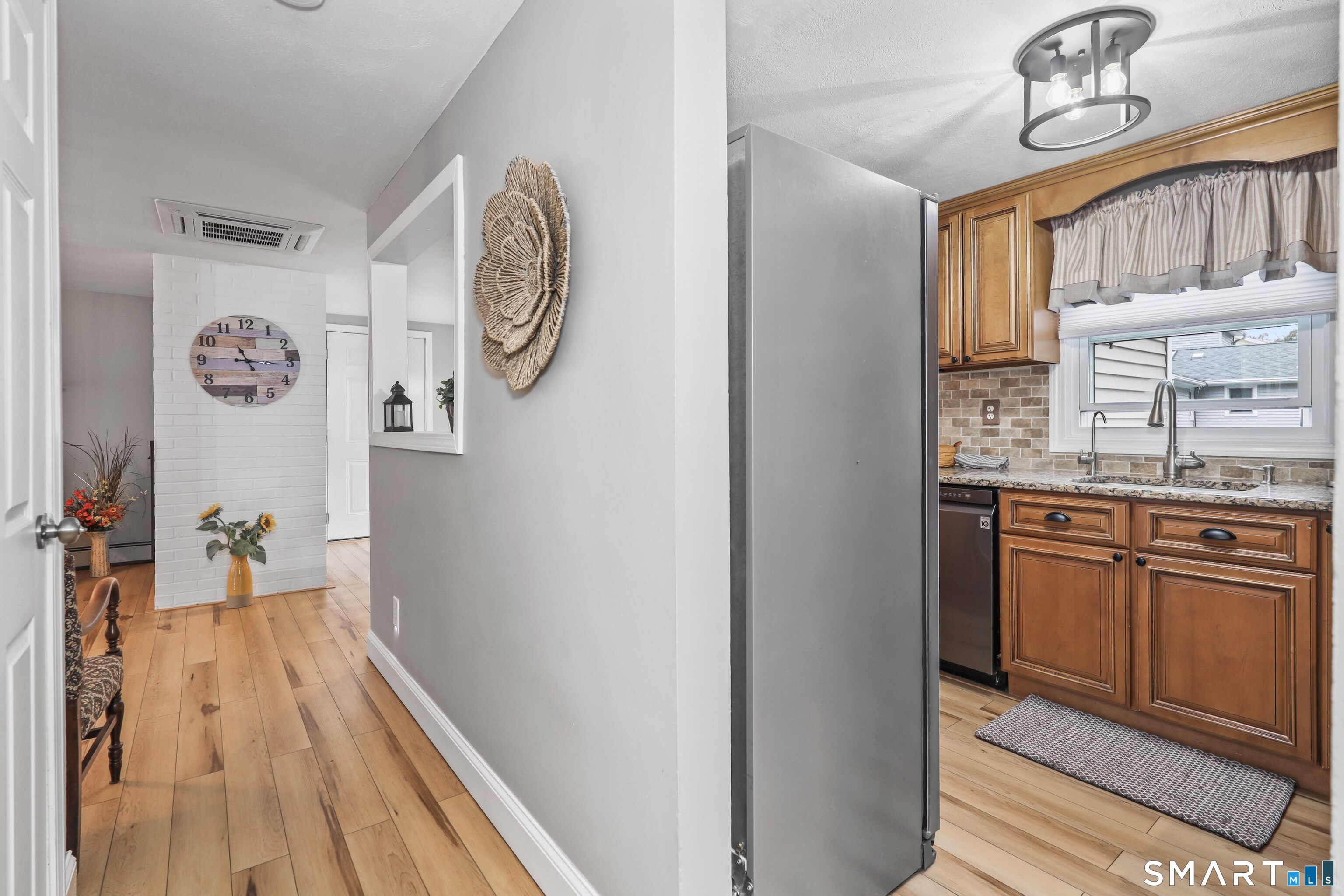 53 Woodland Street Property Photo 12