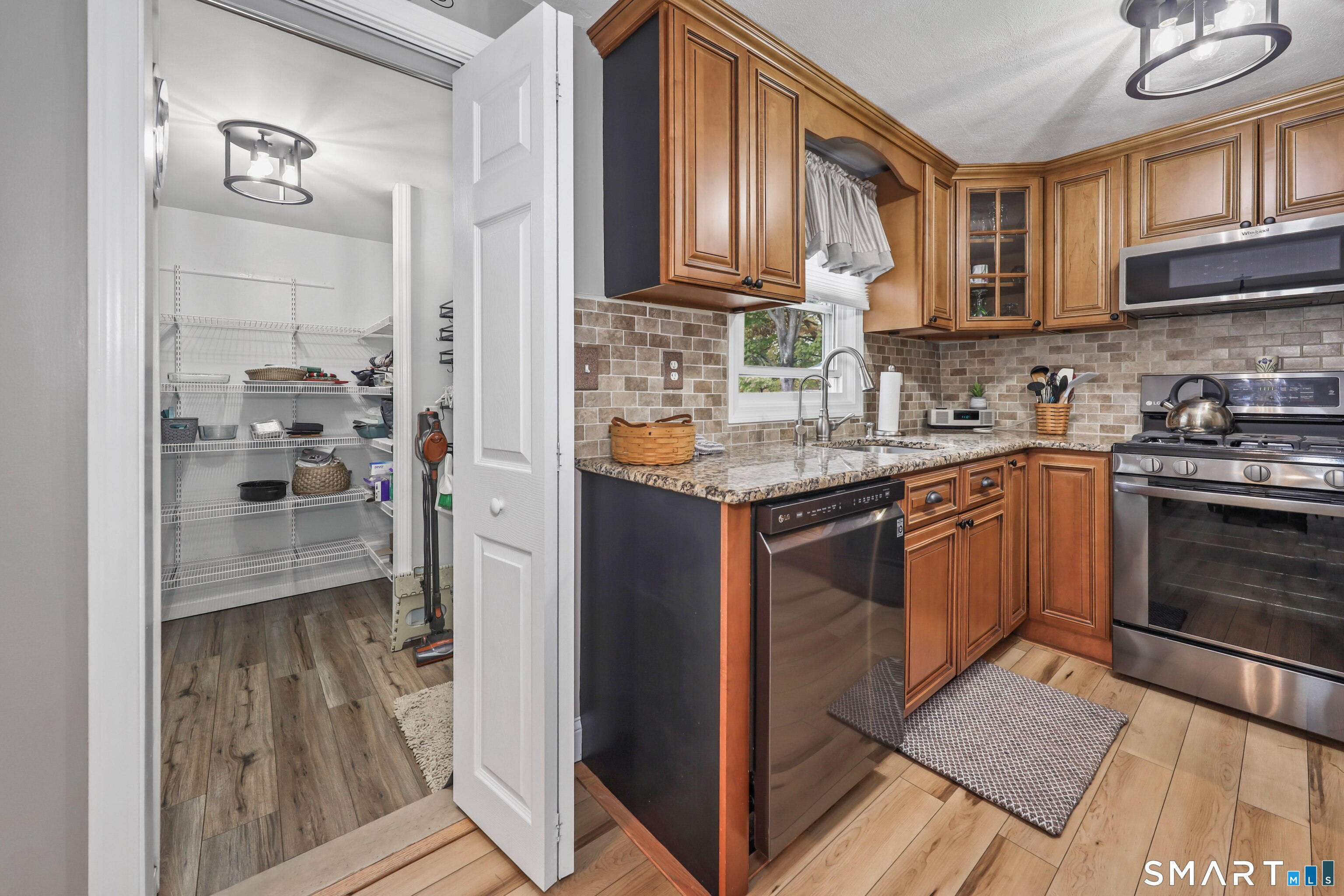 53 Woodland Street Property Photo 13