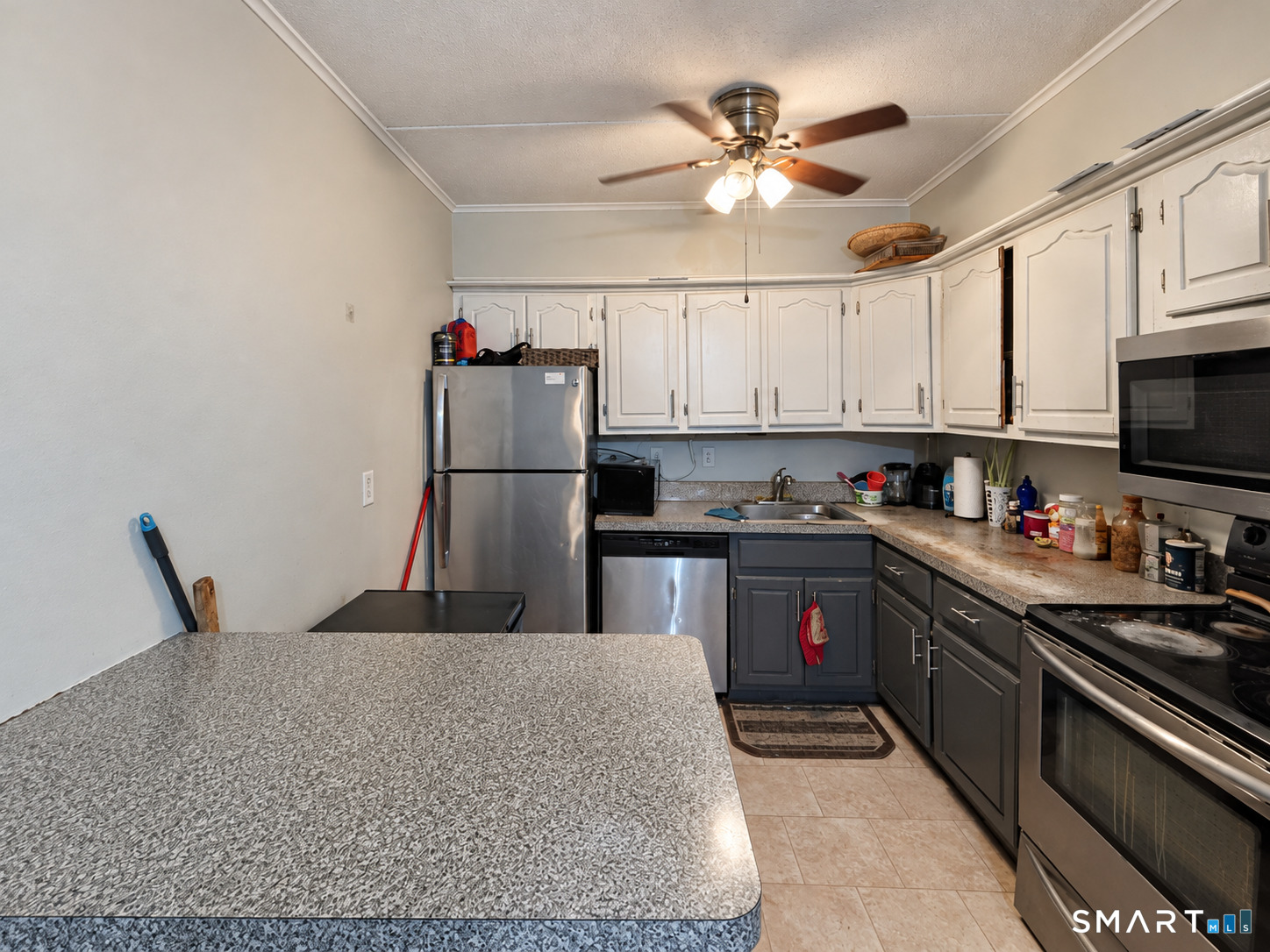 1700 Broadbridge A11 Avenue Property Photo 4