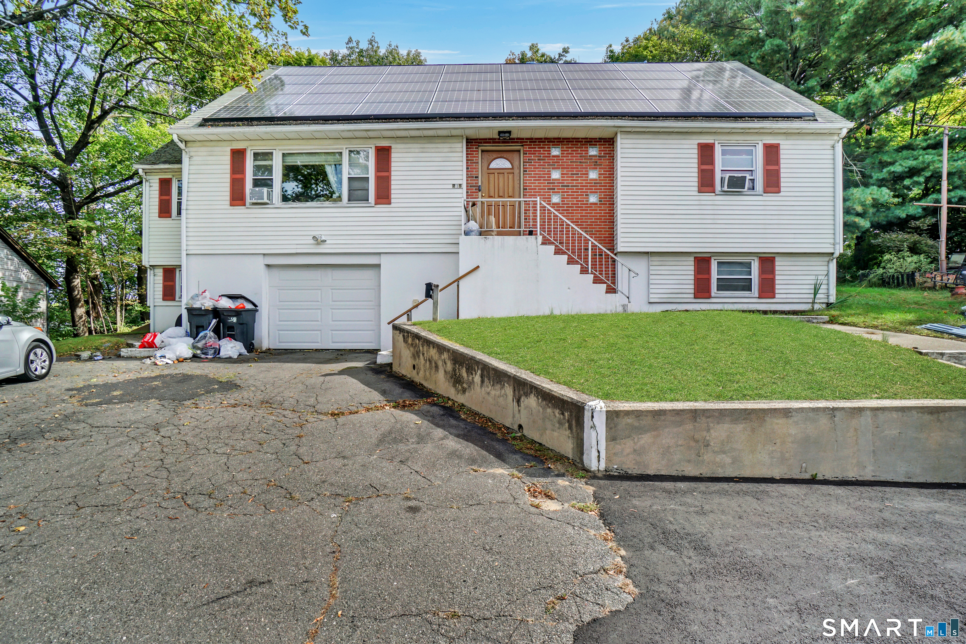 215 Hawkins Street Property Photo 1