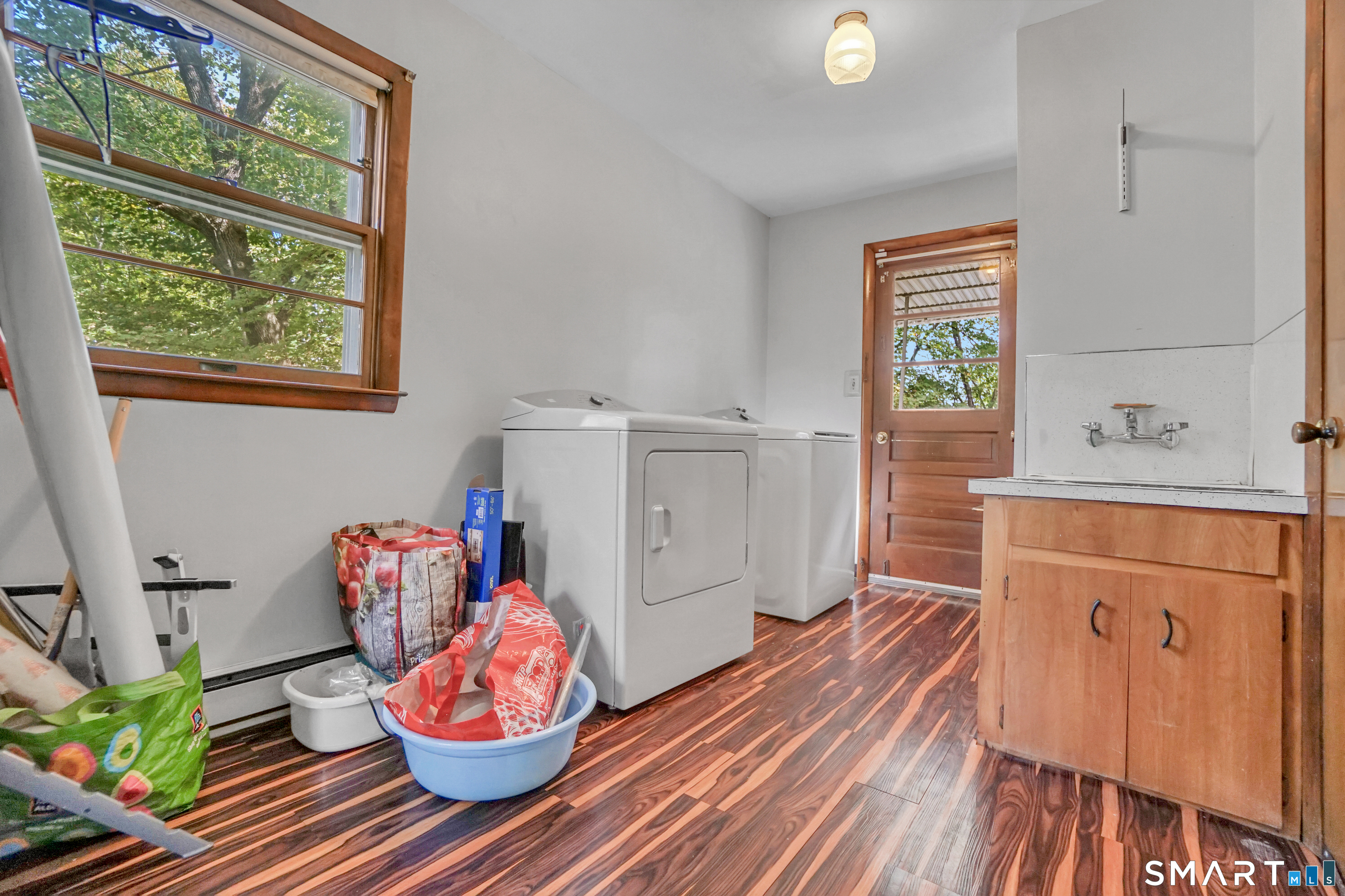 215 Hawkins Street Property Photo 22