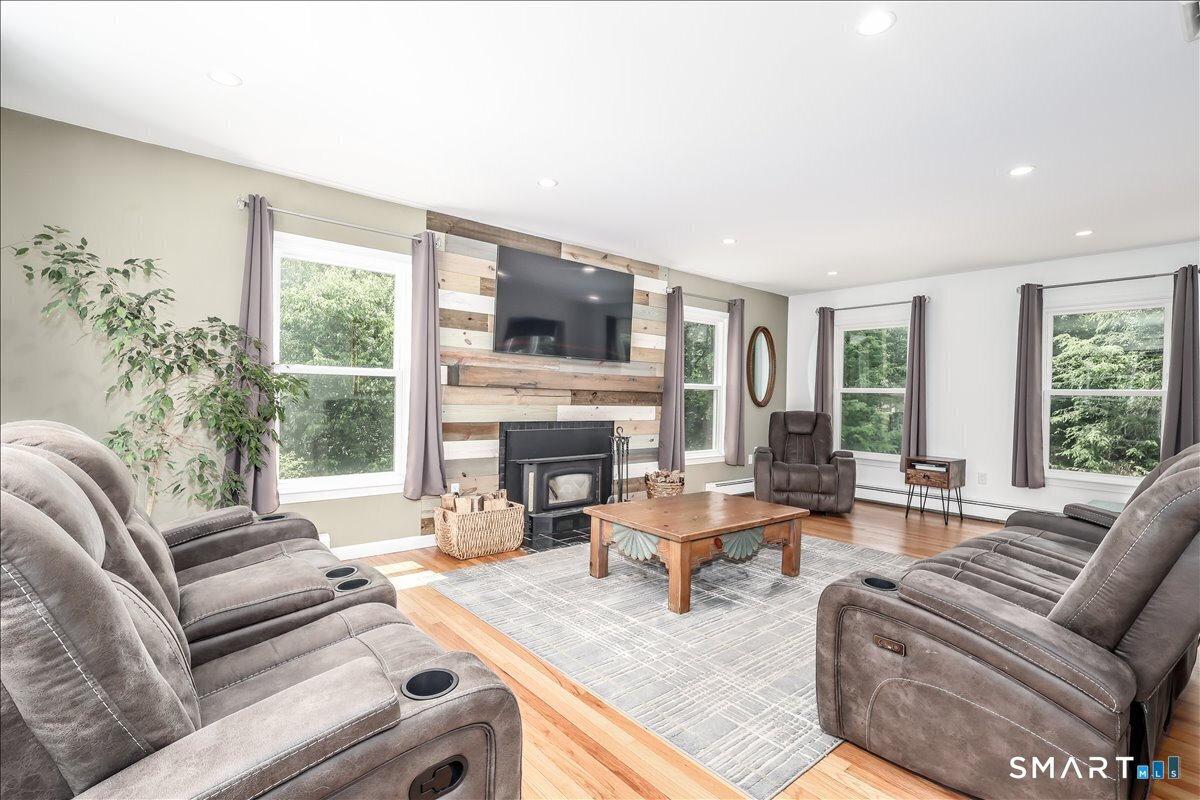 8 White Pine Drive Property Photo 1