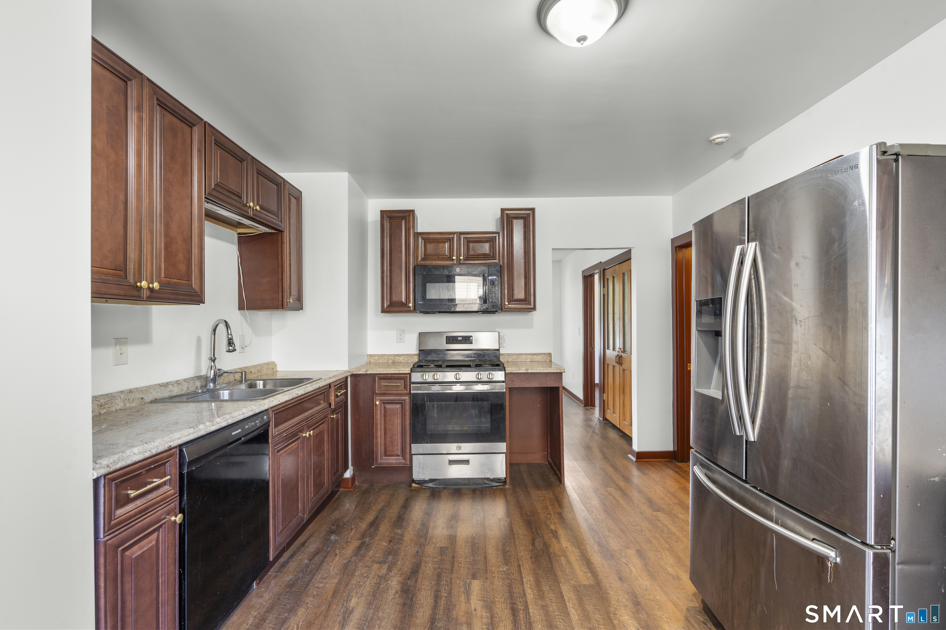 841 East 1st Flr Street Property Photo 1