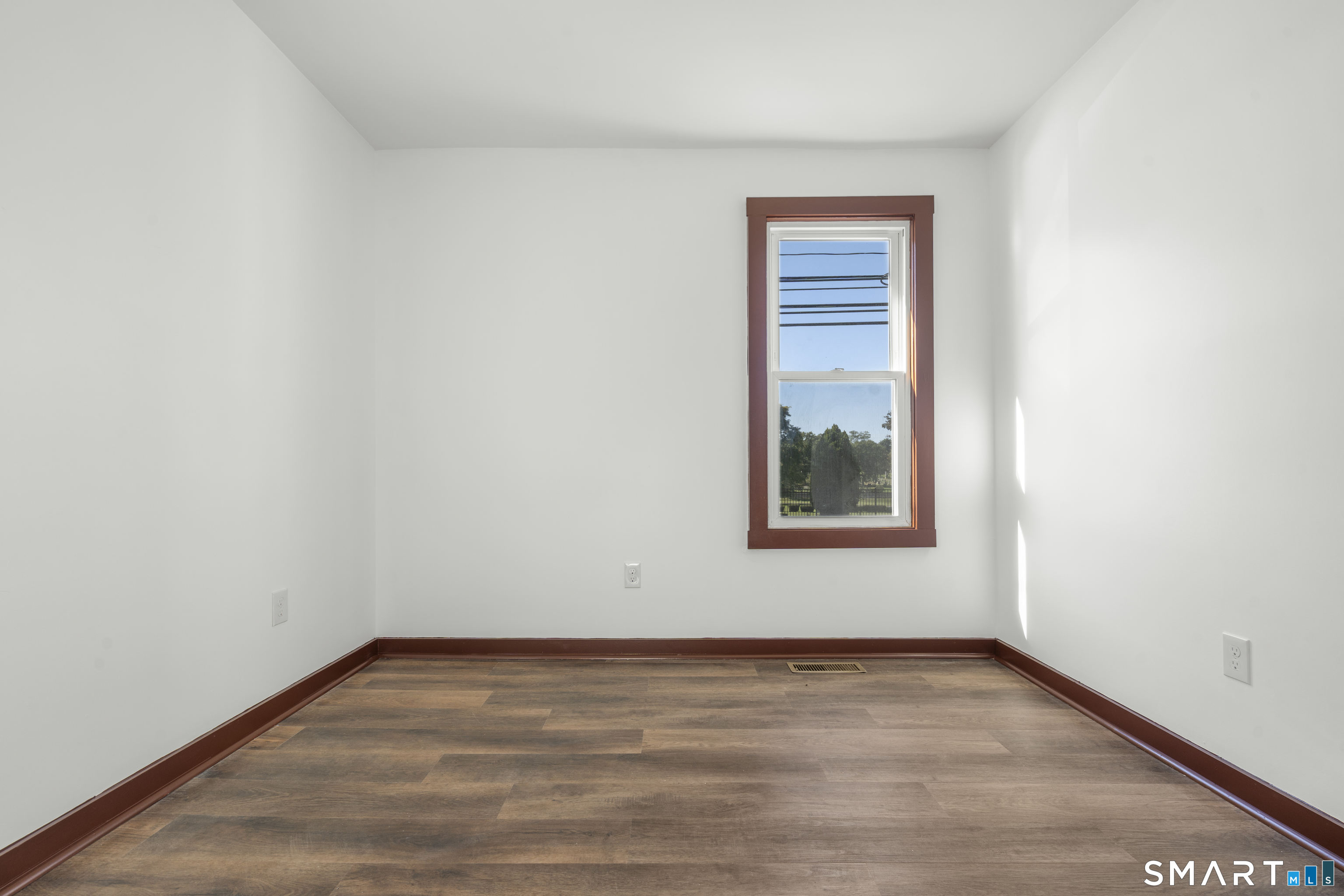 841 East 1st Flr Street Property Photo 10