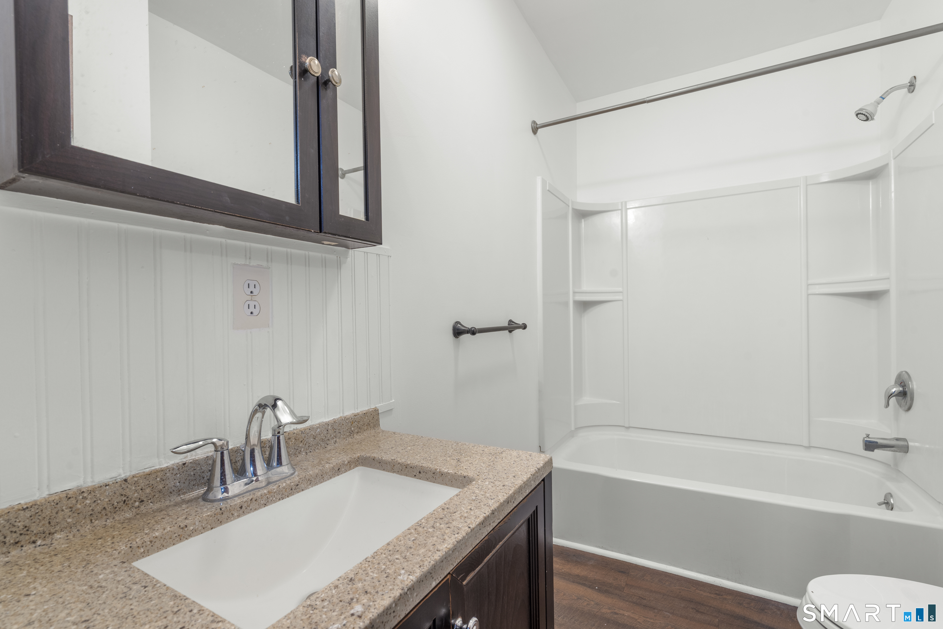 841 East 1st Flr Street Property Photo 18