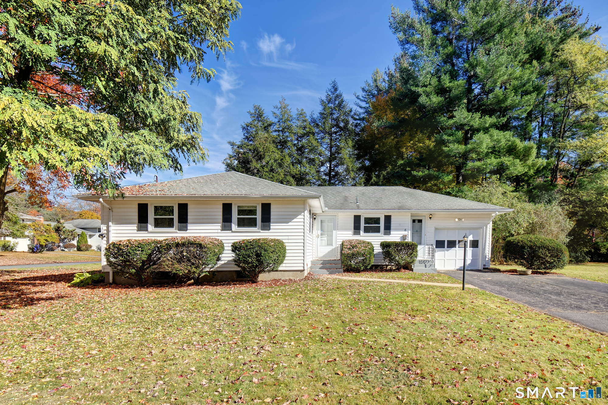 4 Northbrook Drive Property Photo 1