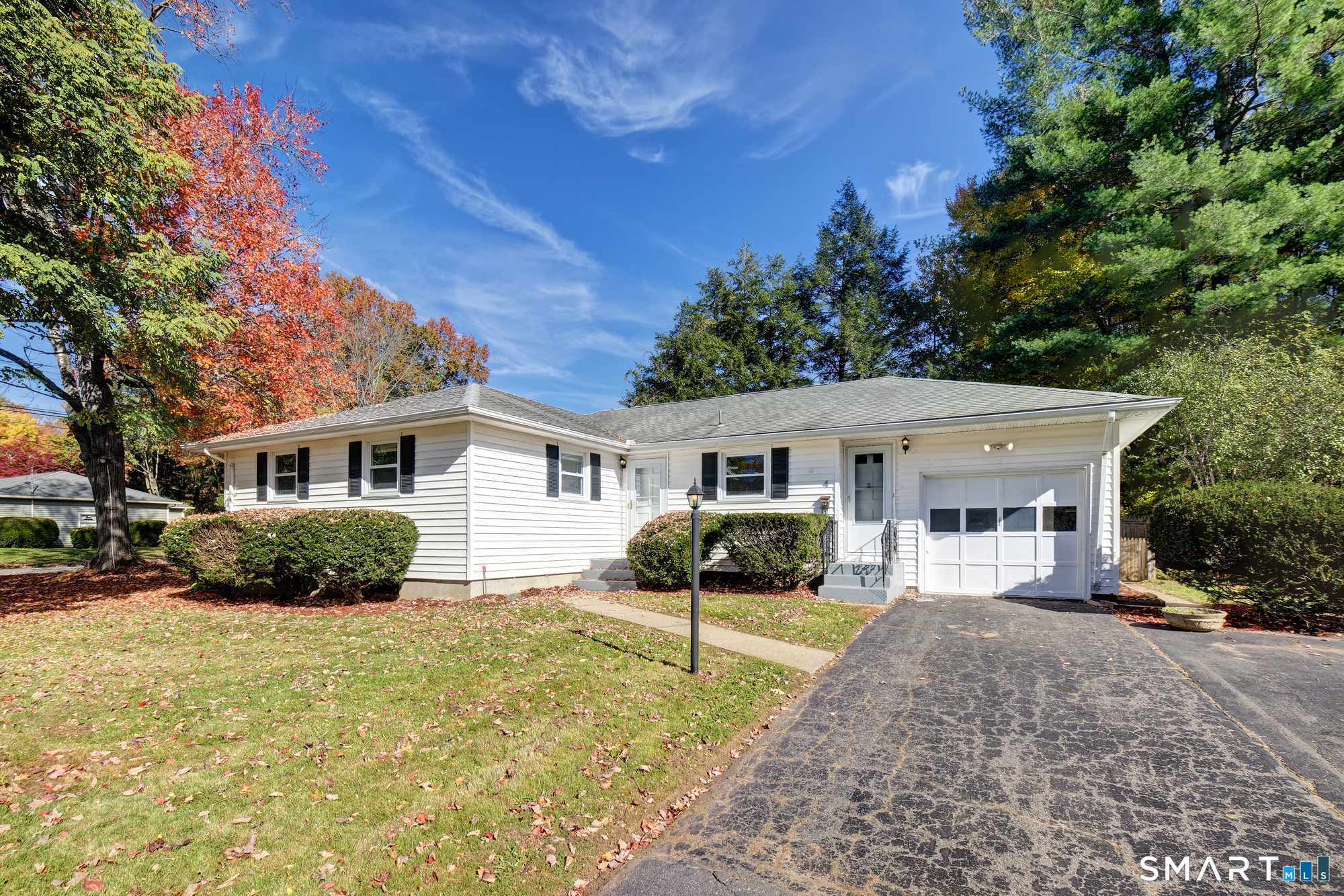 4 Northbrook Drive Property Photo 2
