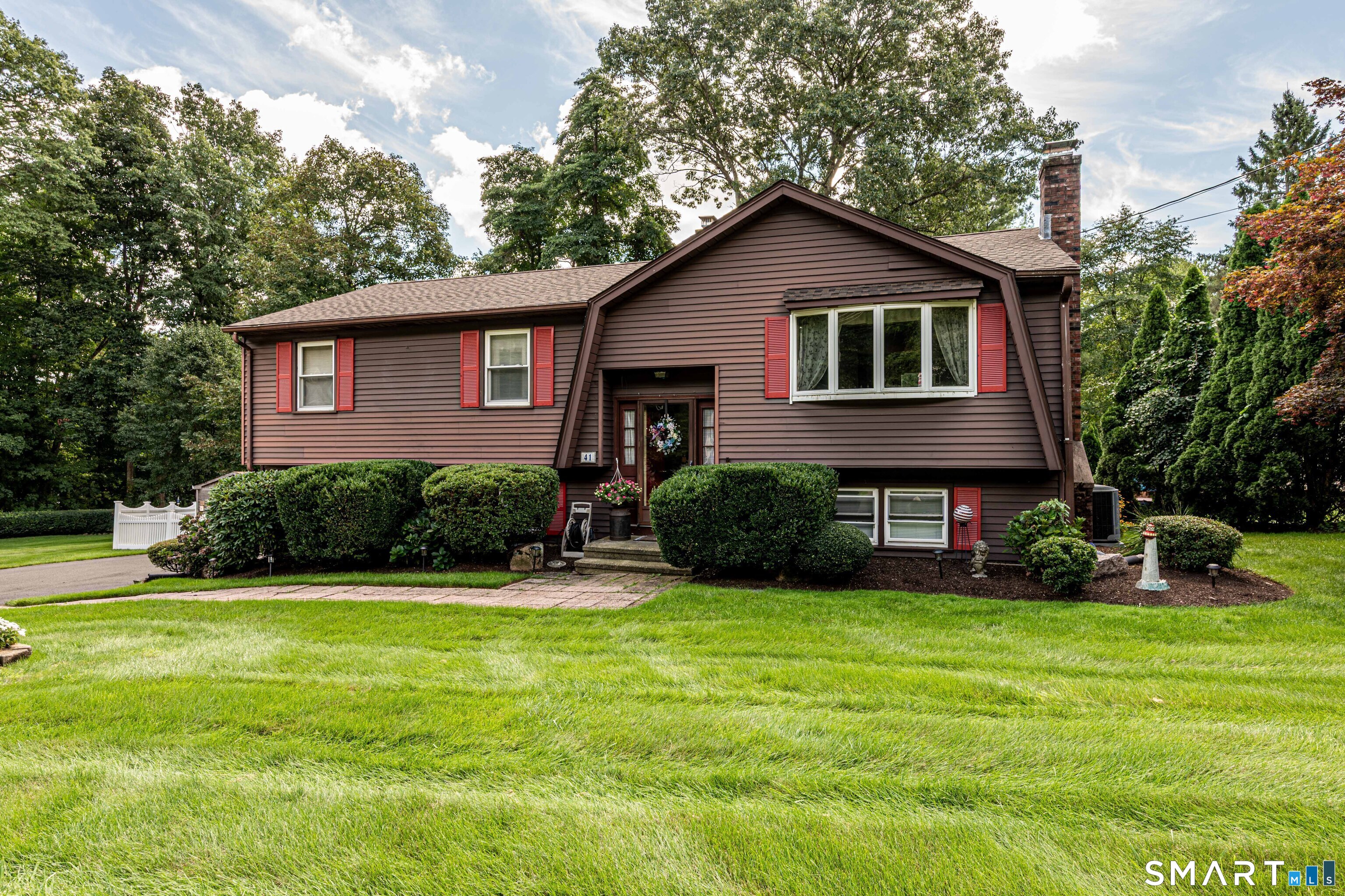 41 Rainbow Court Property Photo 1
