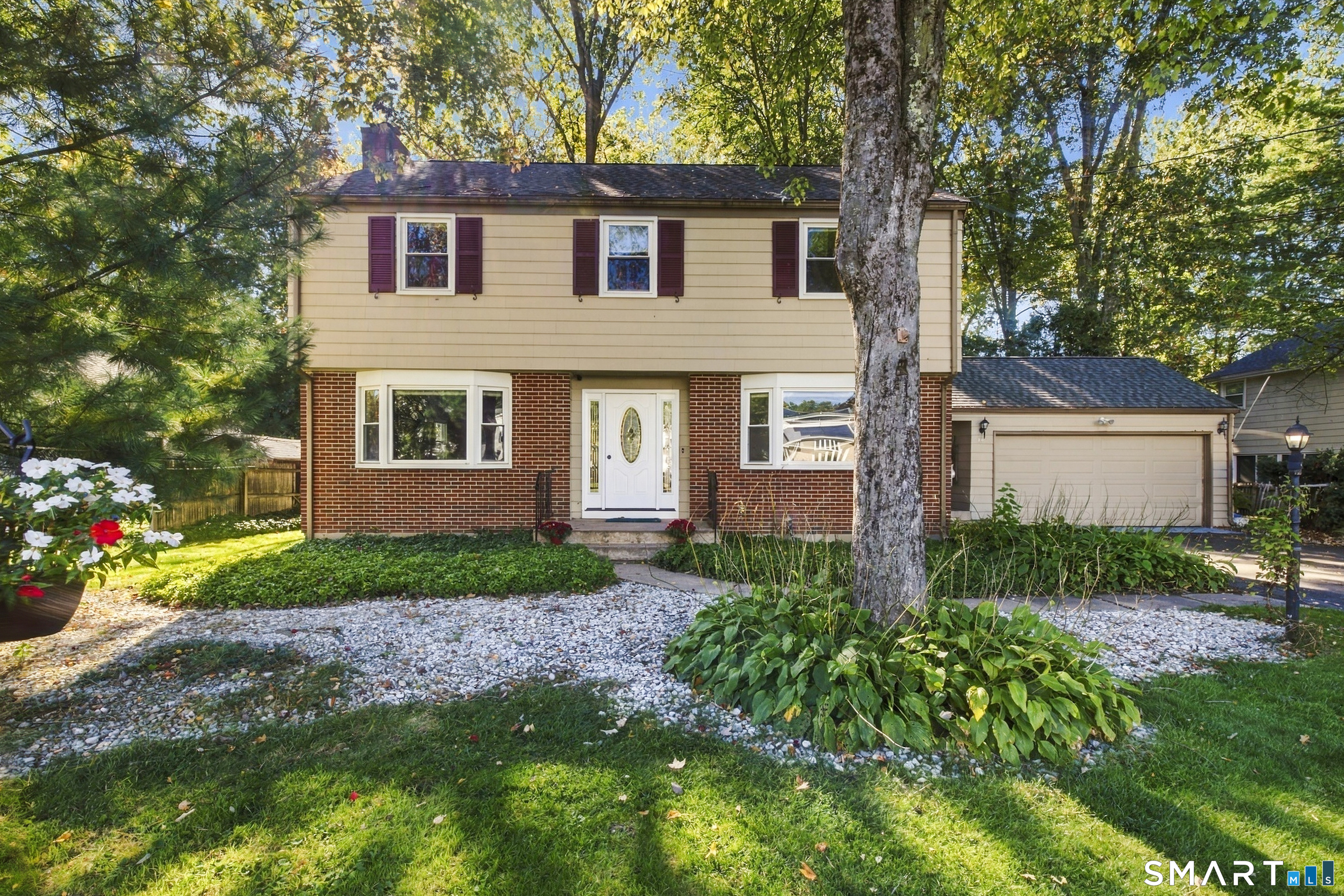 24 Stoneham Drive Property Photo 2
