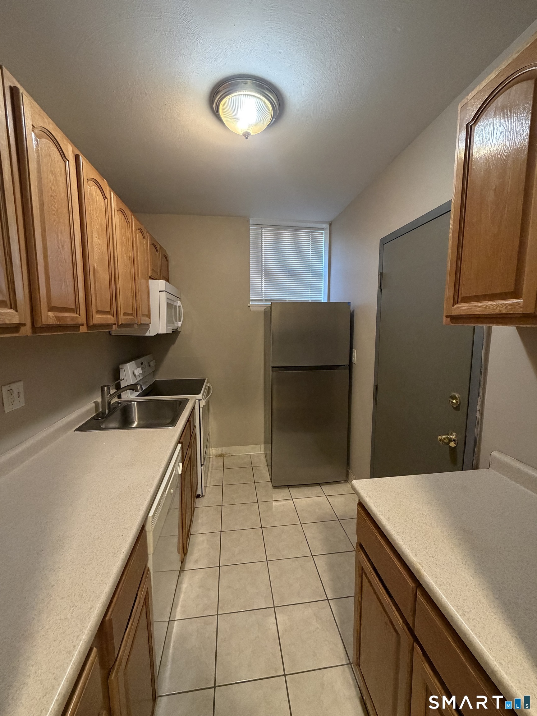 24 Merrill D1 Street Property Photo 4