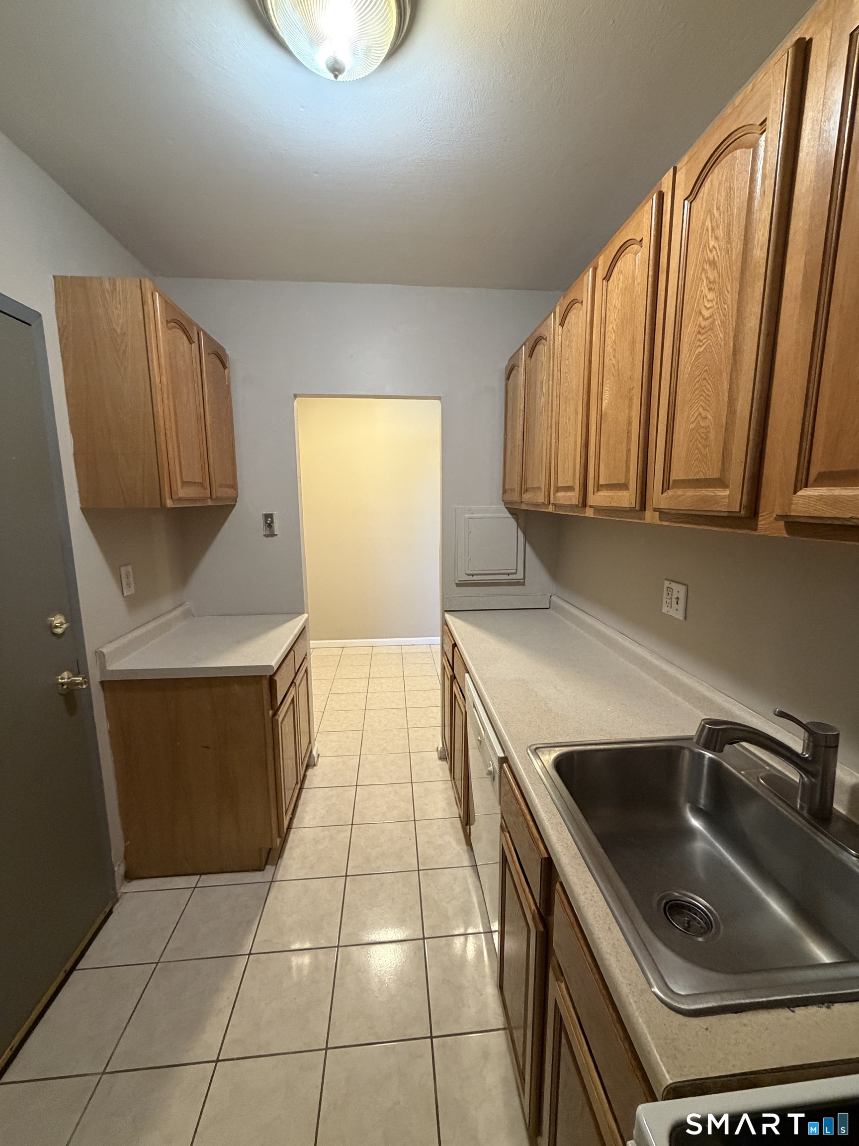 24 Merrill D1 Street Property Photo 5