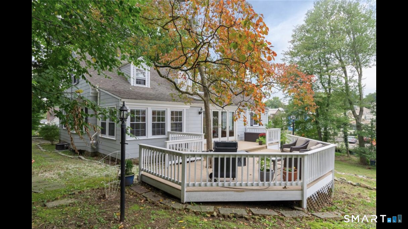 167 Old North Stamford R Road Property Photo 5