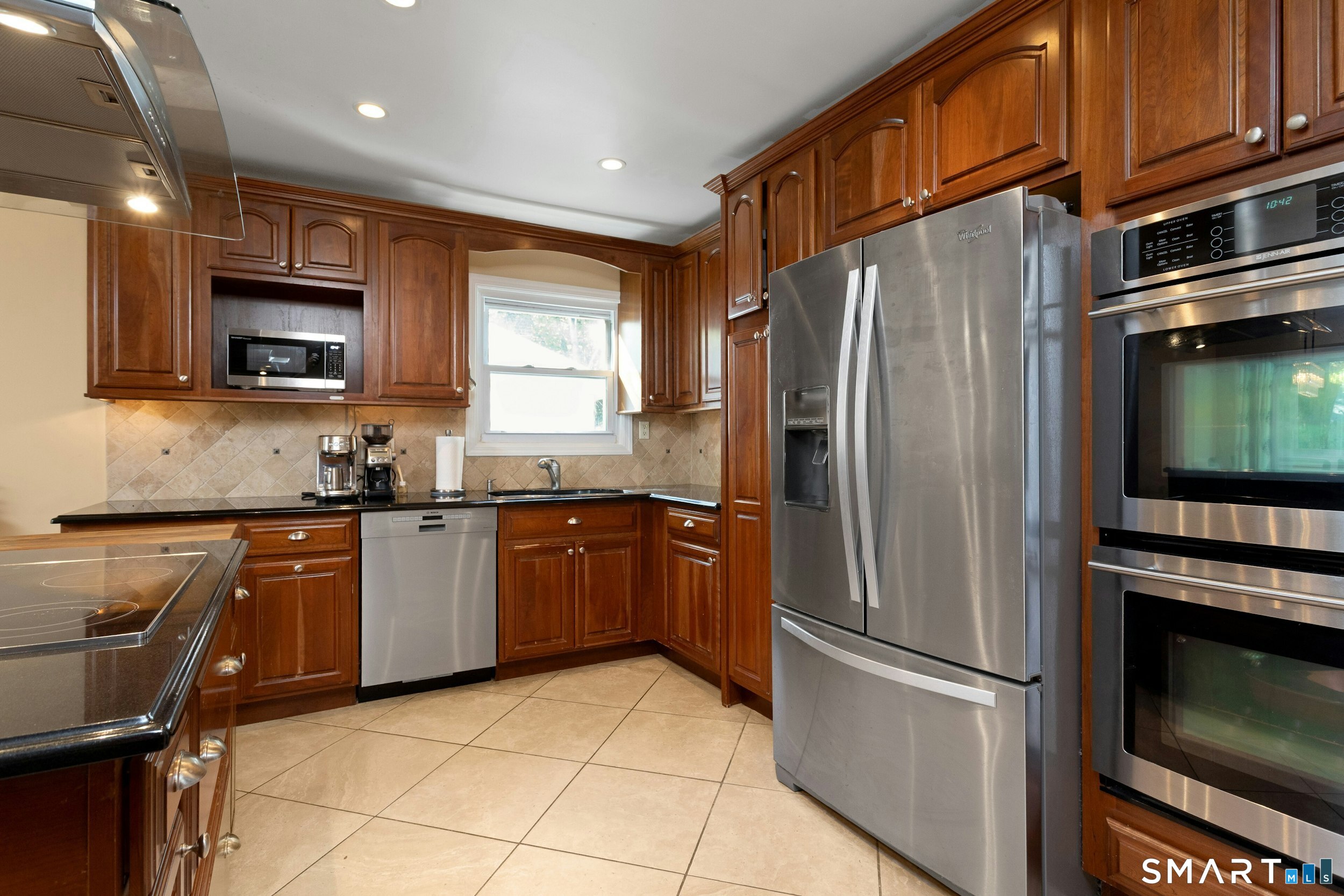 137 Wood Ridge Drive Property Photo 7