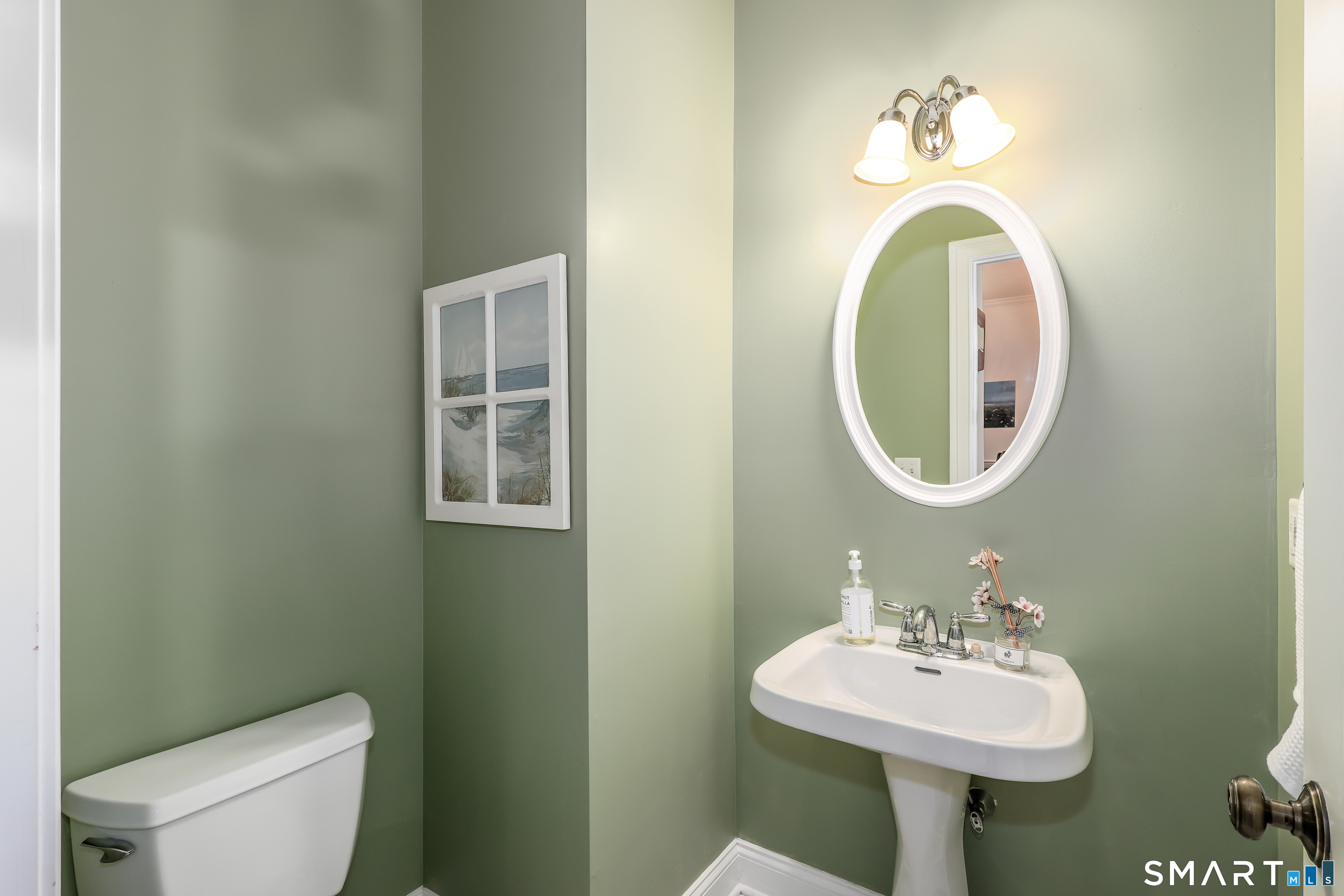 7 Lawrence 7 Avenue Property Photo 5