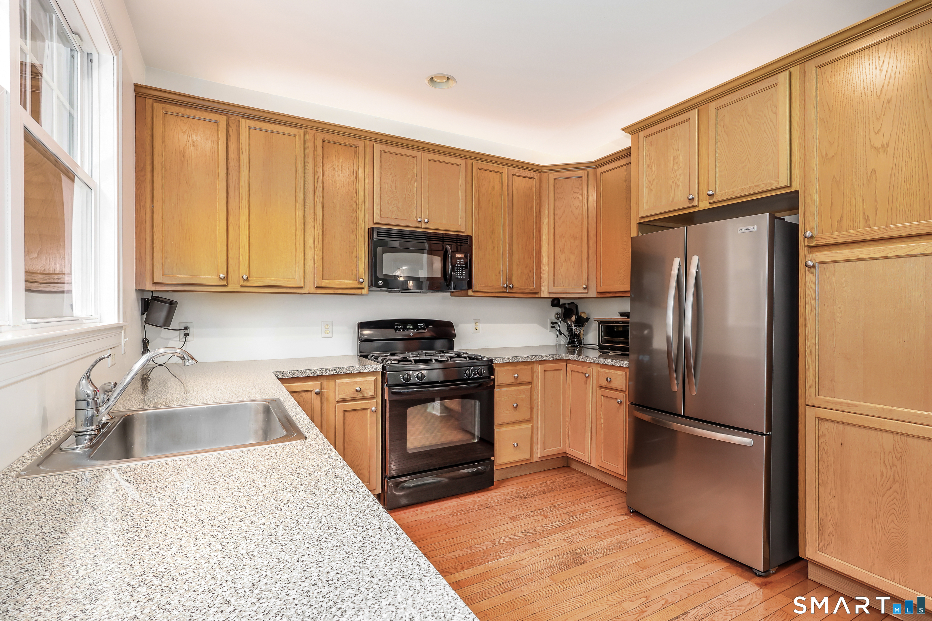 7 Lawrence 7 Avenue Property Photo 7