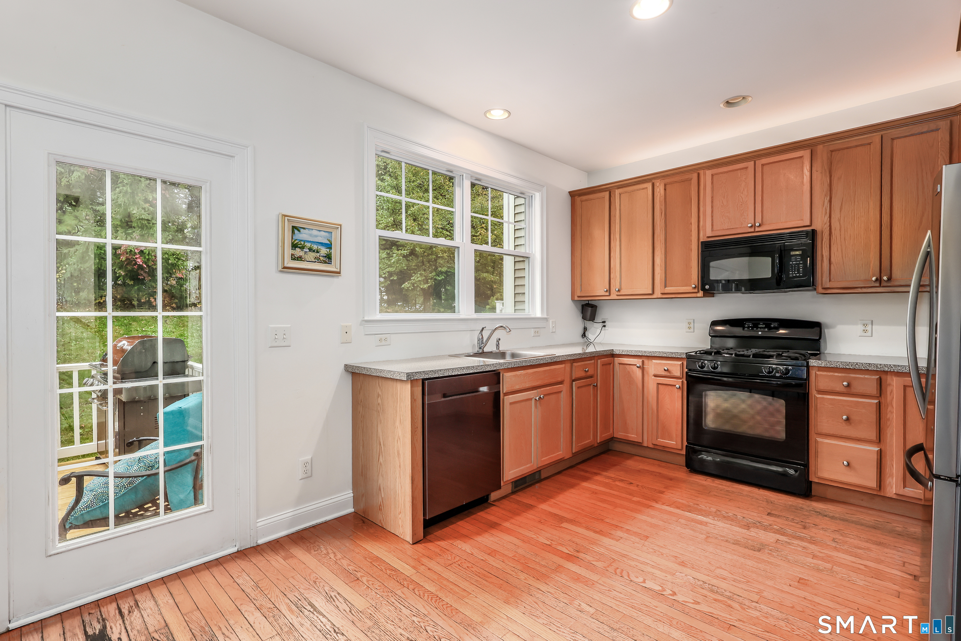 7 Lawrence 7 Avenue Property Photo 9