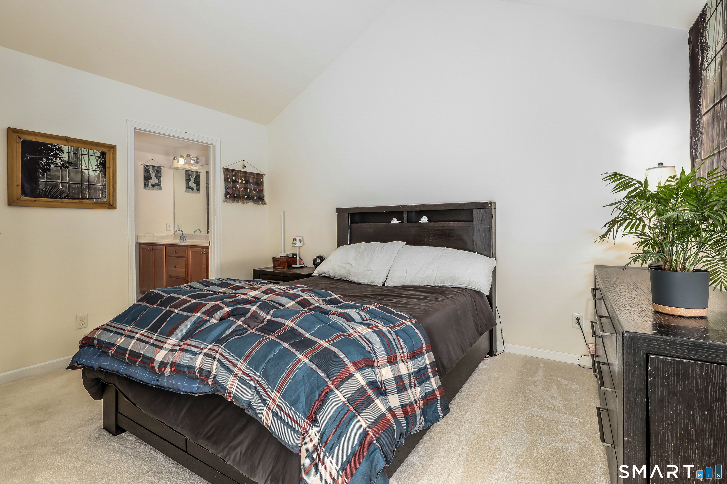 7 Lawrence 7 Avenue Property Photo 16