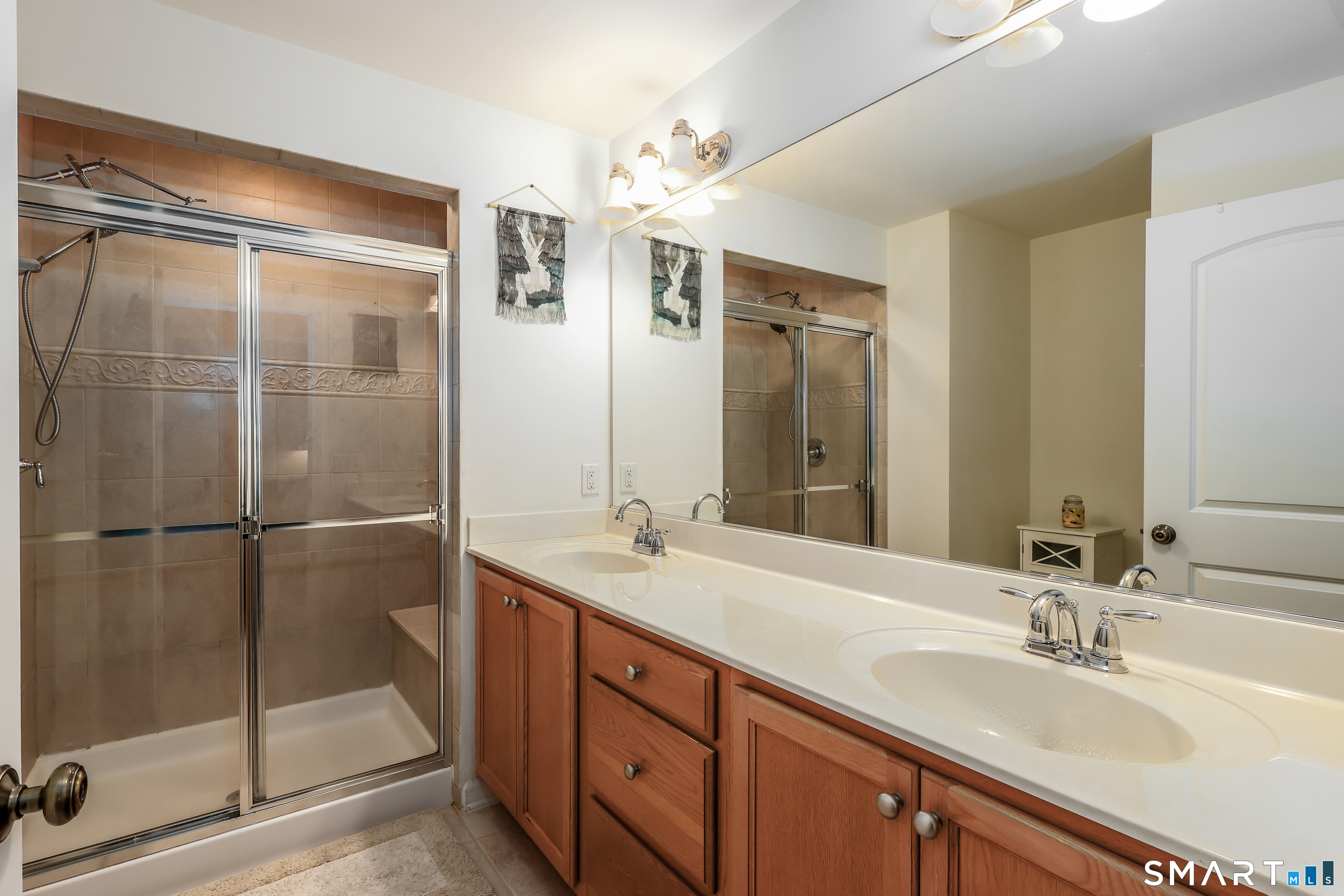 7 Lawrence 7 Avenue Property Photo 17