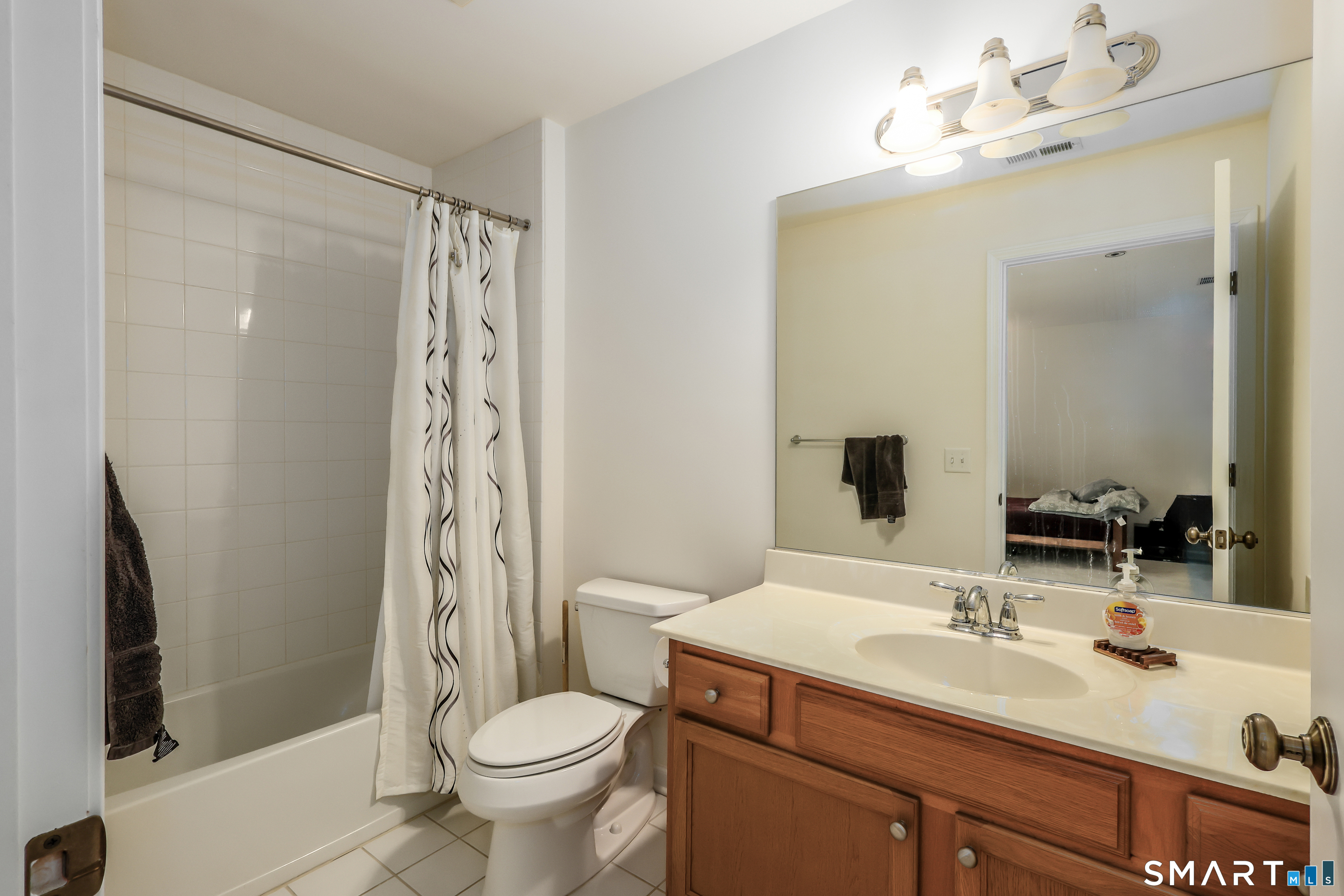 7 Lawrence 7 Avenue Property Photo 19