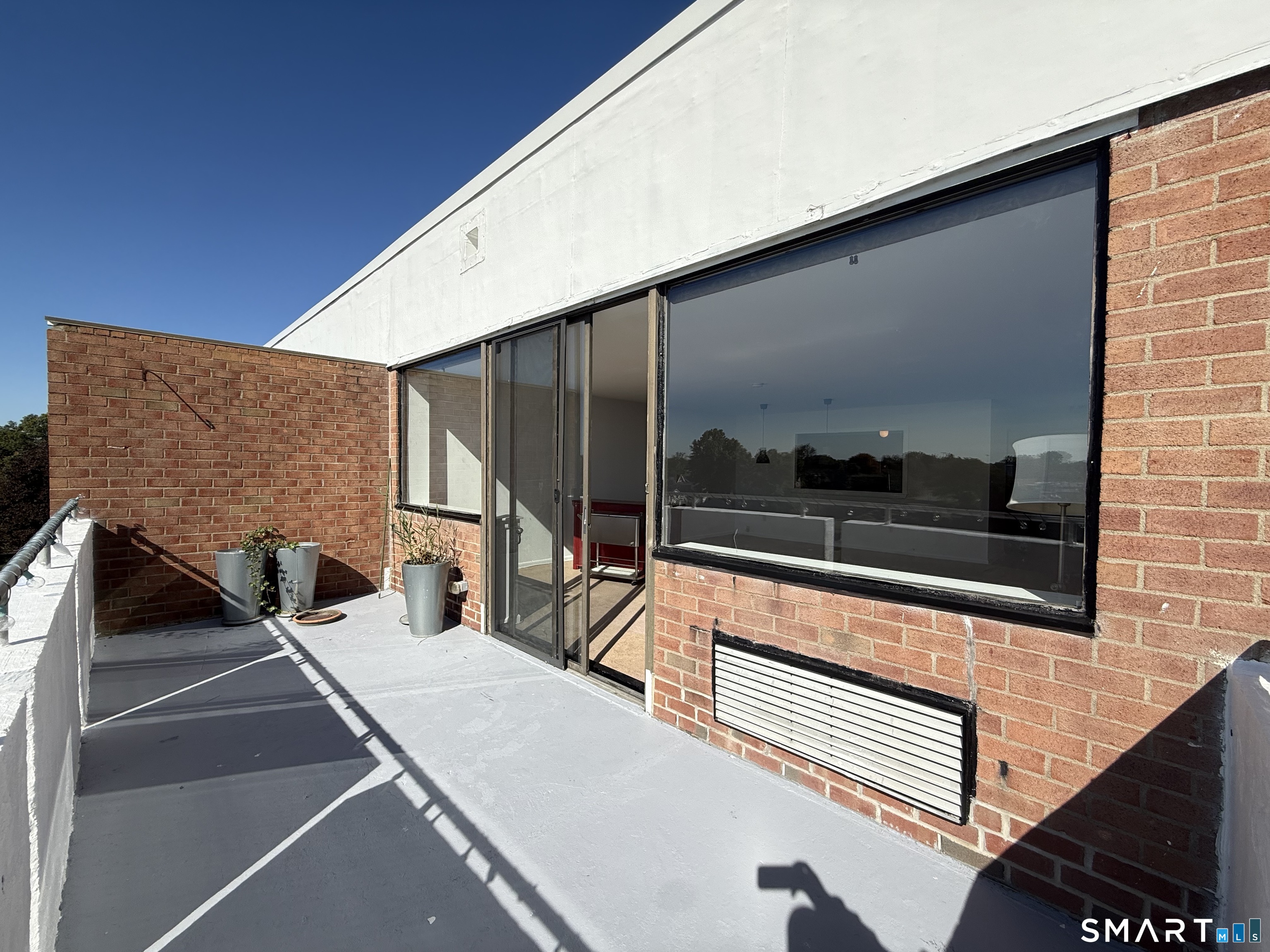 50 Birdseye 401 Street Property Photo 2