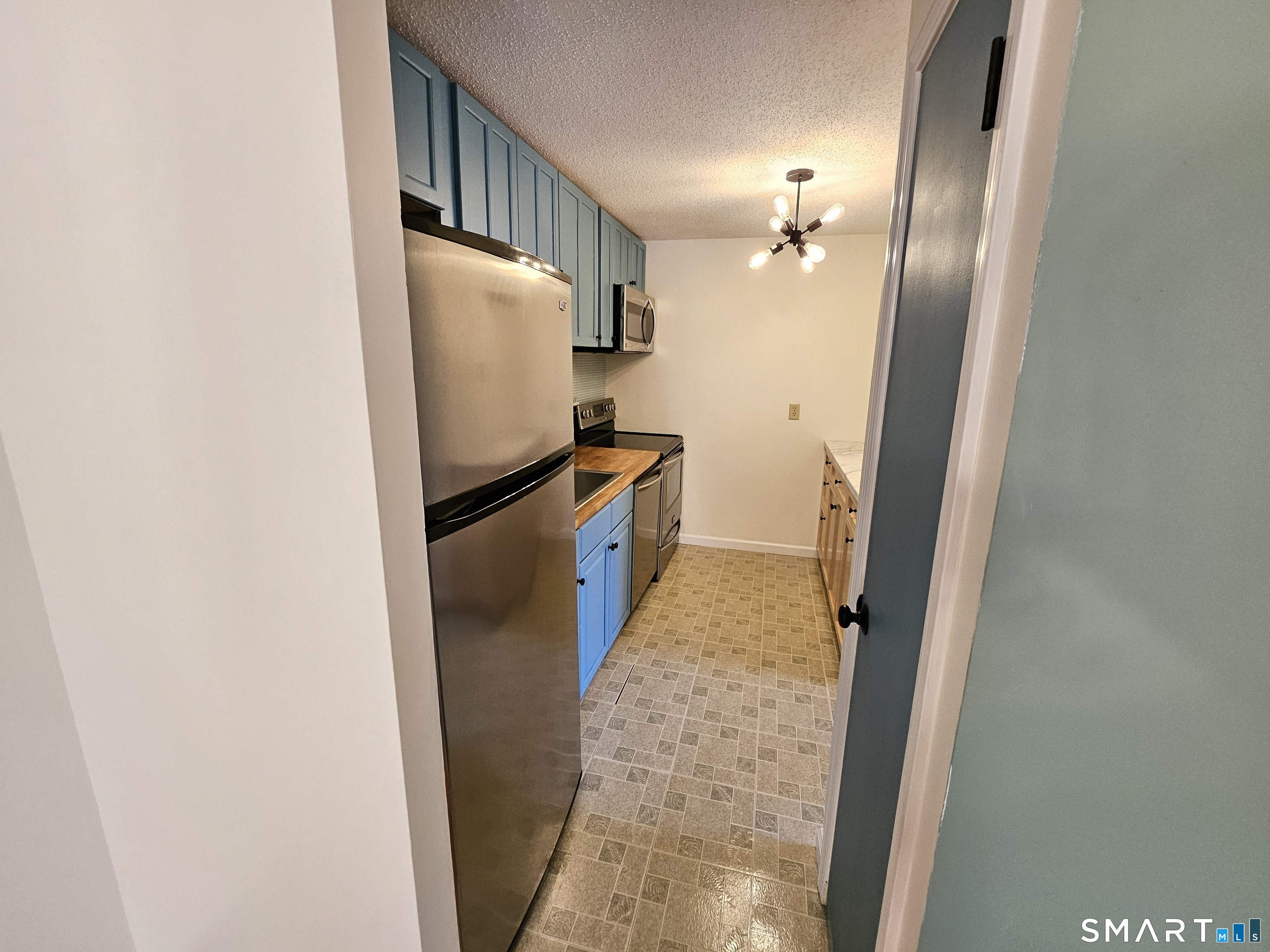 21 Sharon 21 Lane Property Photo 5