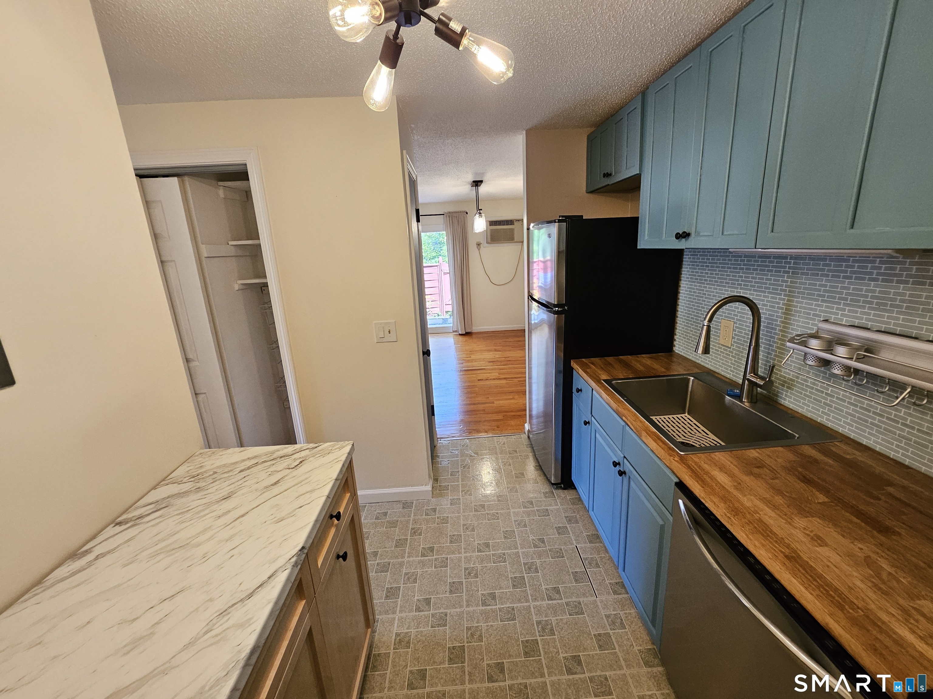 21 Sharon 21 Lane Property Photo 6