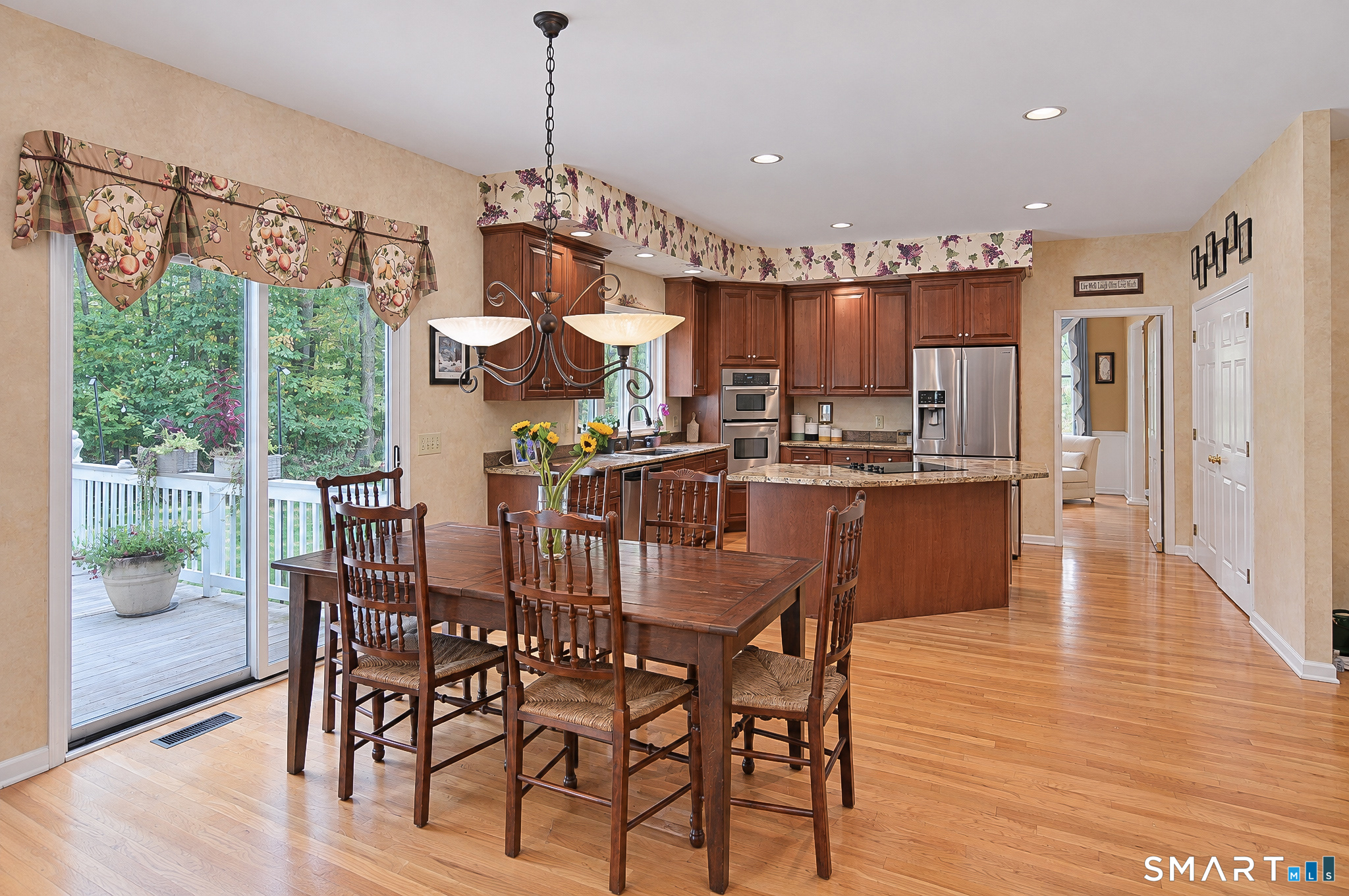 25 Maplewood Drive Property Photo 6
