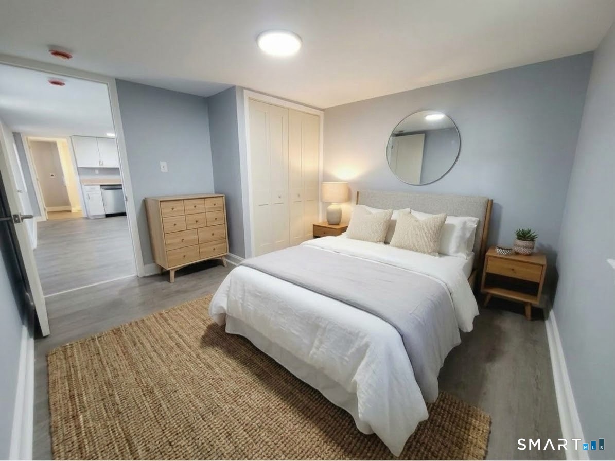 525 Main East 52 Street Property Photo 5