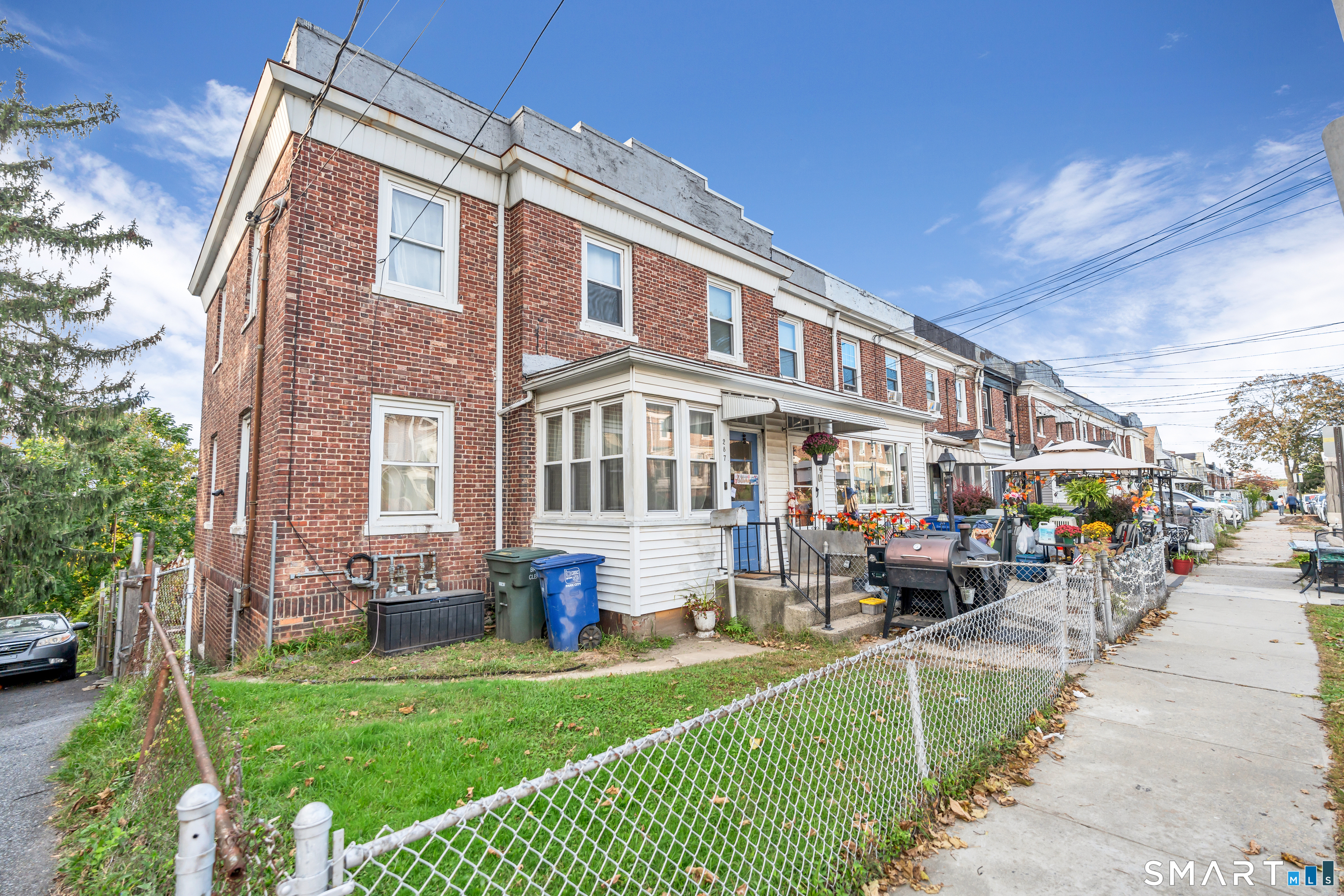 287 Remington Street Property Photo 4